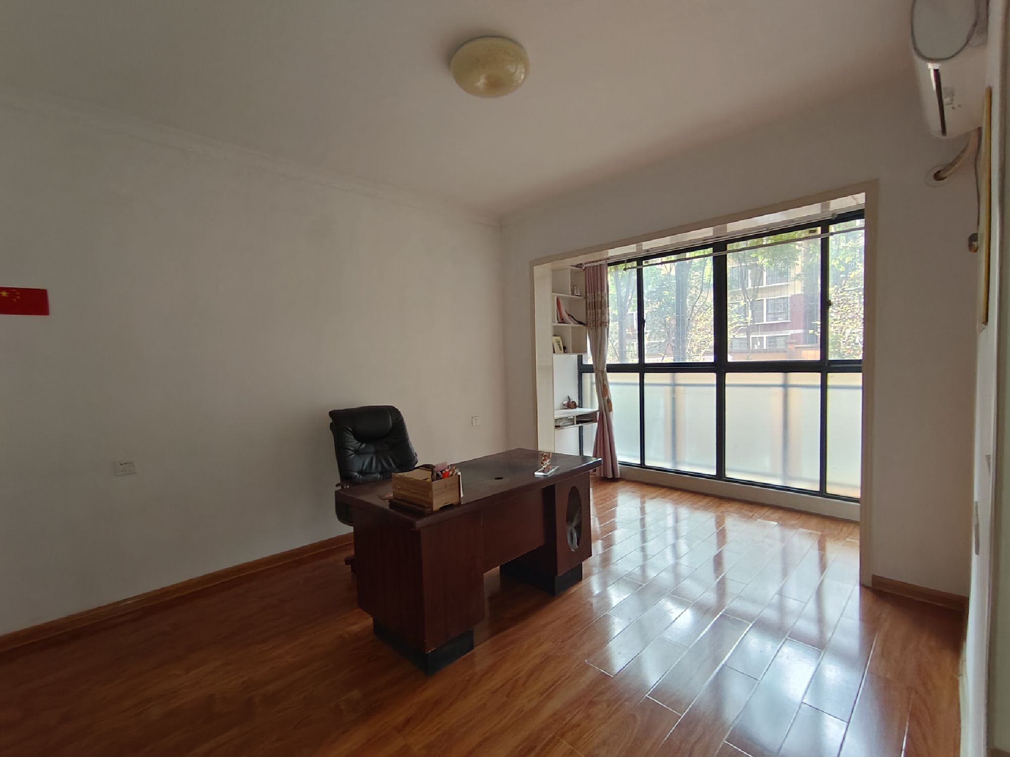 丰业盛世·一楼精装修·三室两厅·可居家可办公租1700/月