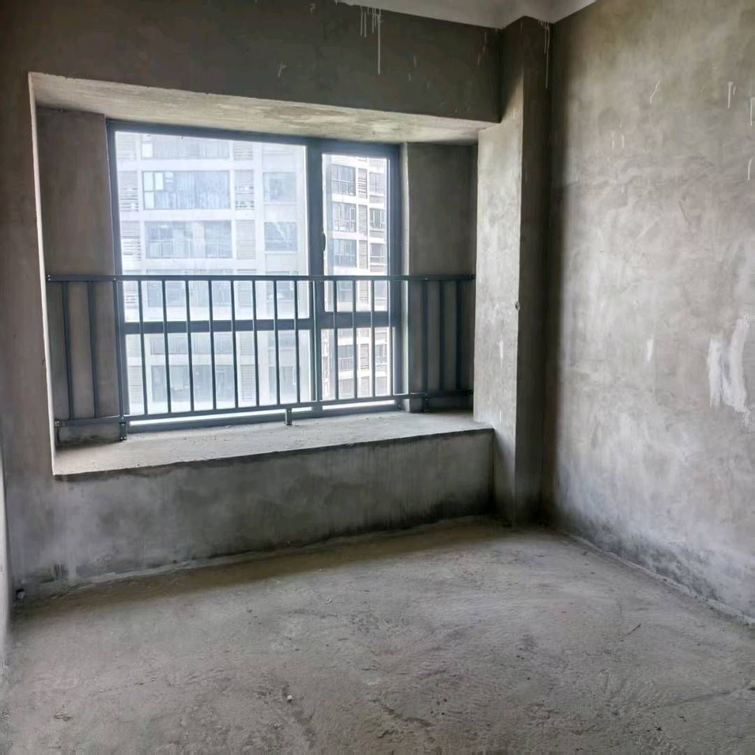 赤壁外滩一期·中间好楼层·边户南北通透·现房有证52万