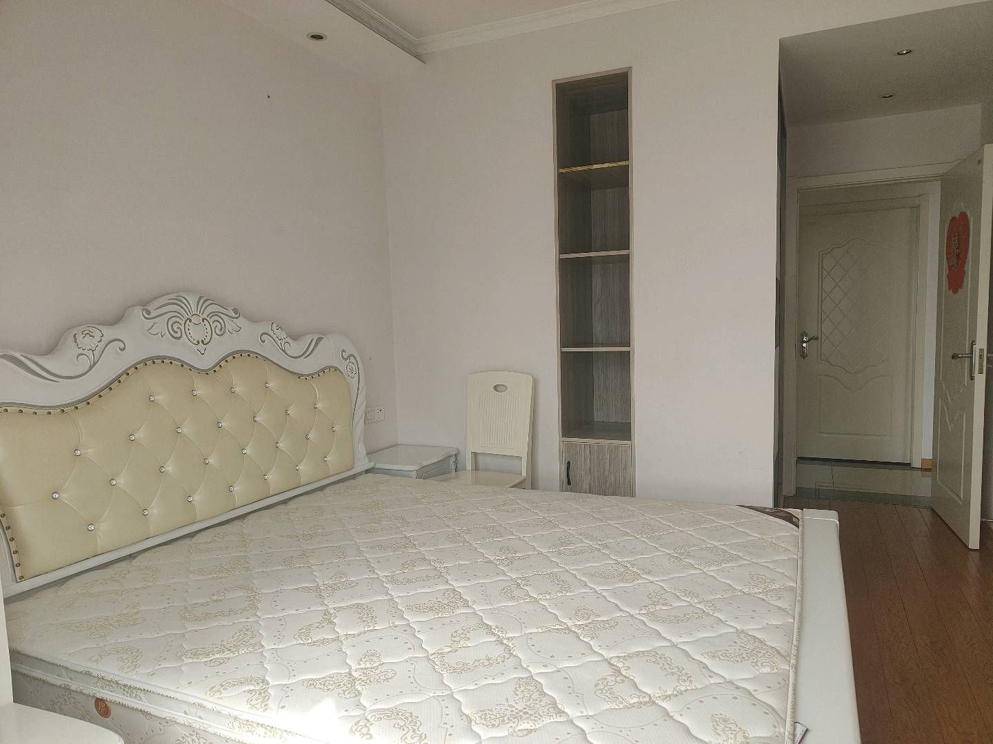 高铁片区·三室两厅·周边配套齐全·拎包入住·售价：46万