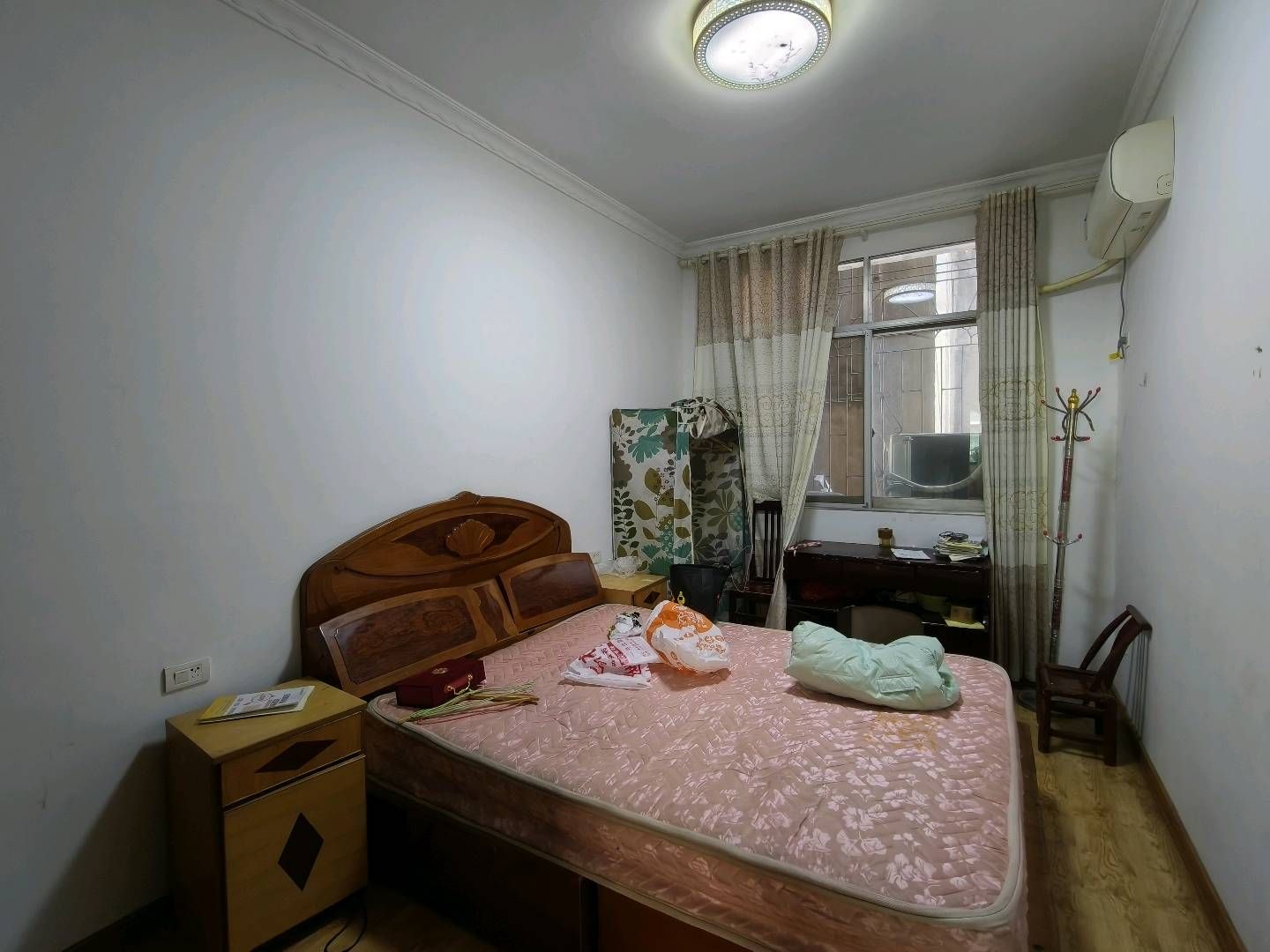 沙子岭菜场旁边·步梯二楼·三室两厅房屋出租1000/月