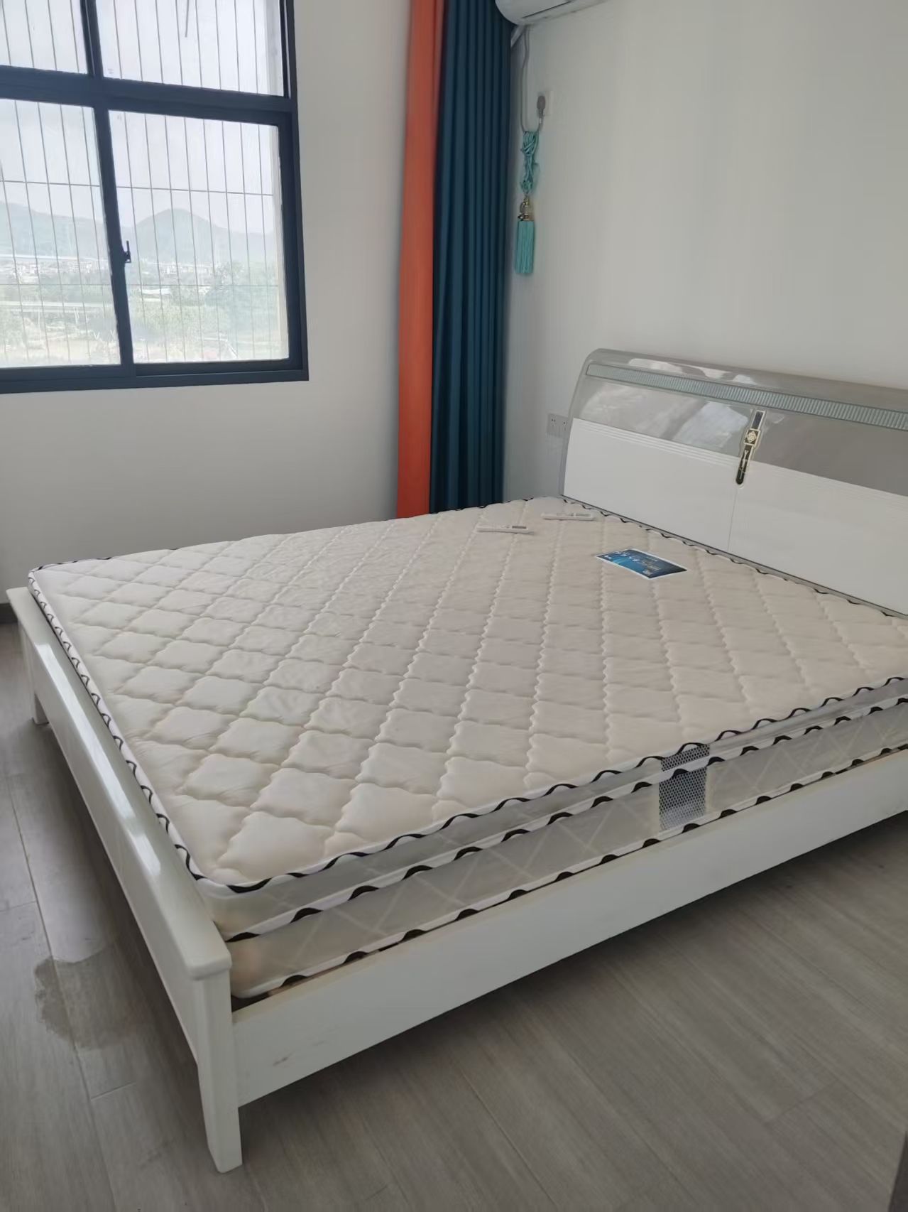 赤壁时代·电梯中层·精装修三室·租1500/月