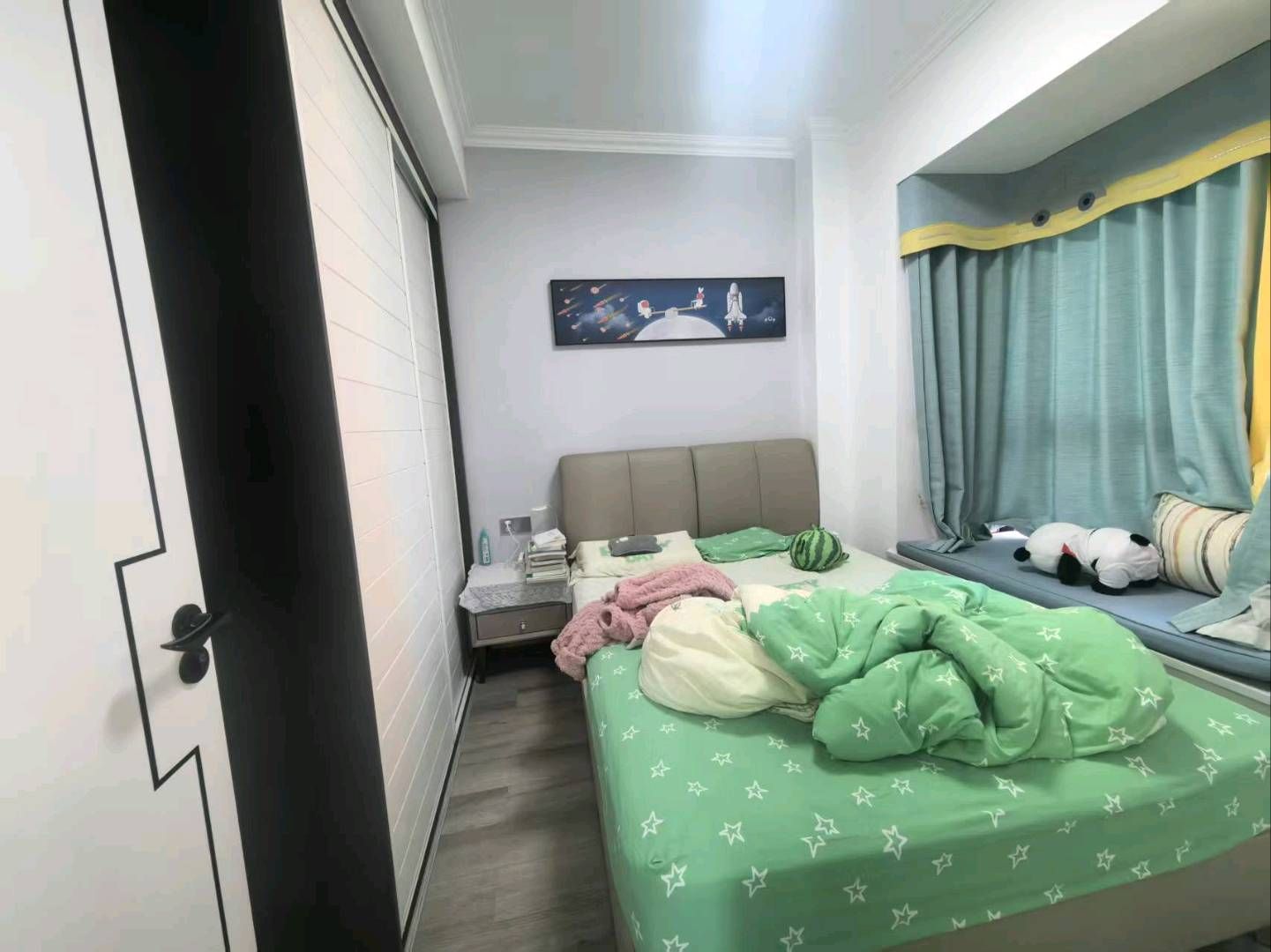 高铁片区·95平方大两室·全新装修·拎包入住·报价：45万