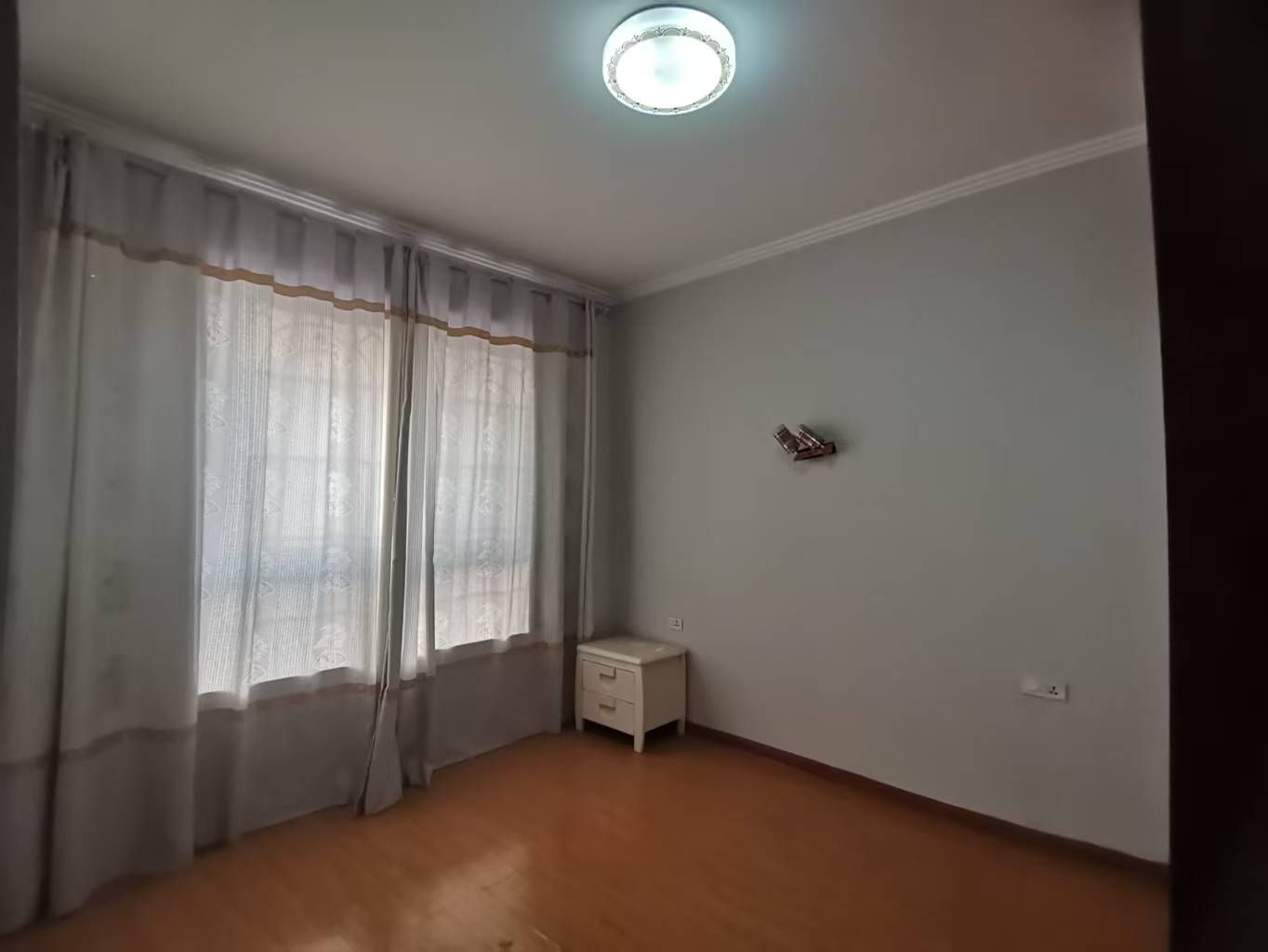 周画路附近住房出租·3室2厅·拎包入住800月