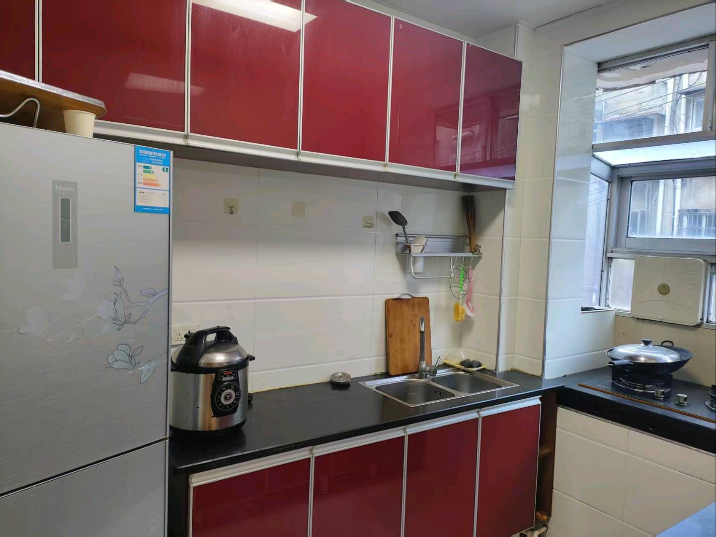 新福佳超市对面·二楼好房子出租·1000/月