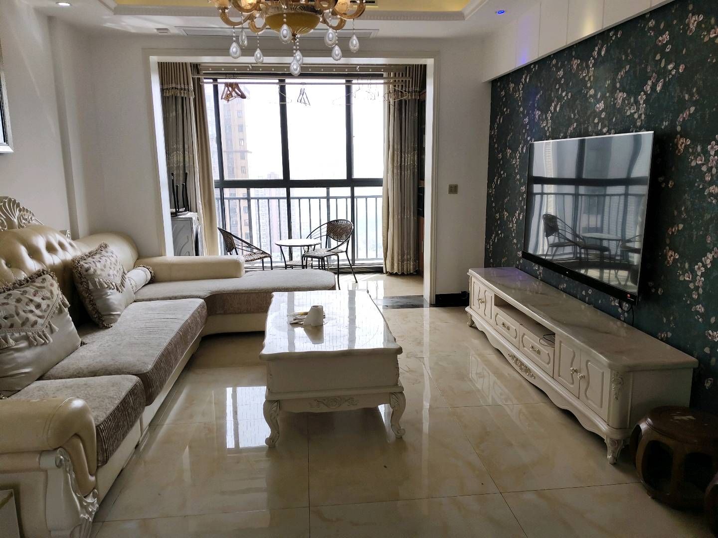 雍景新城·精装修·三居室·好地段·适宜居家出租1800/月