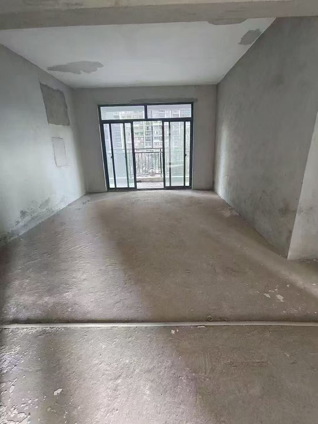 赤壁云尚108平方3房，大阳台，满二售47.5万看房方便