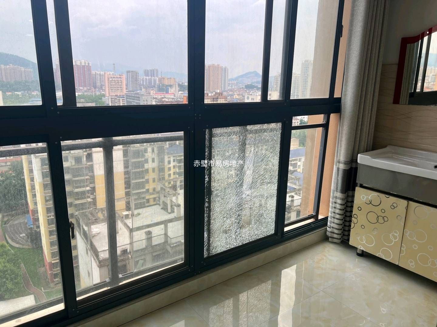 丰业盛世·精装修两居室·可以拎包入住1600/月