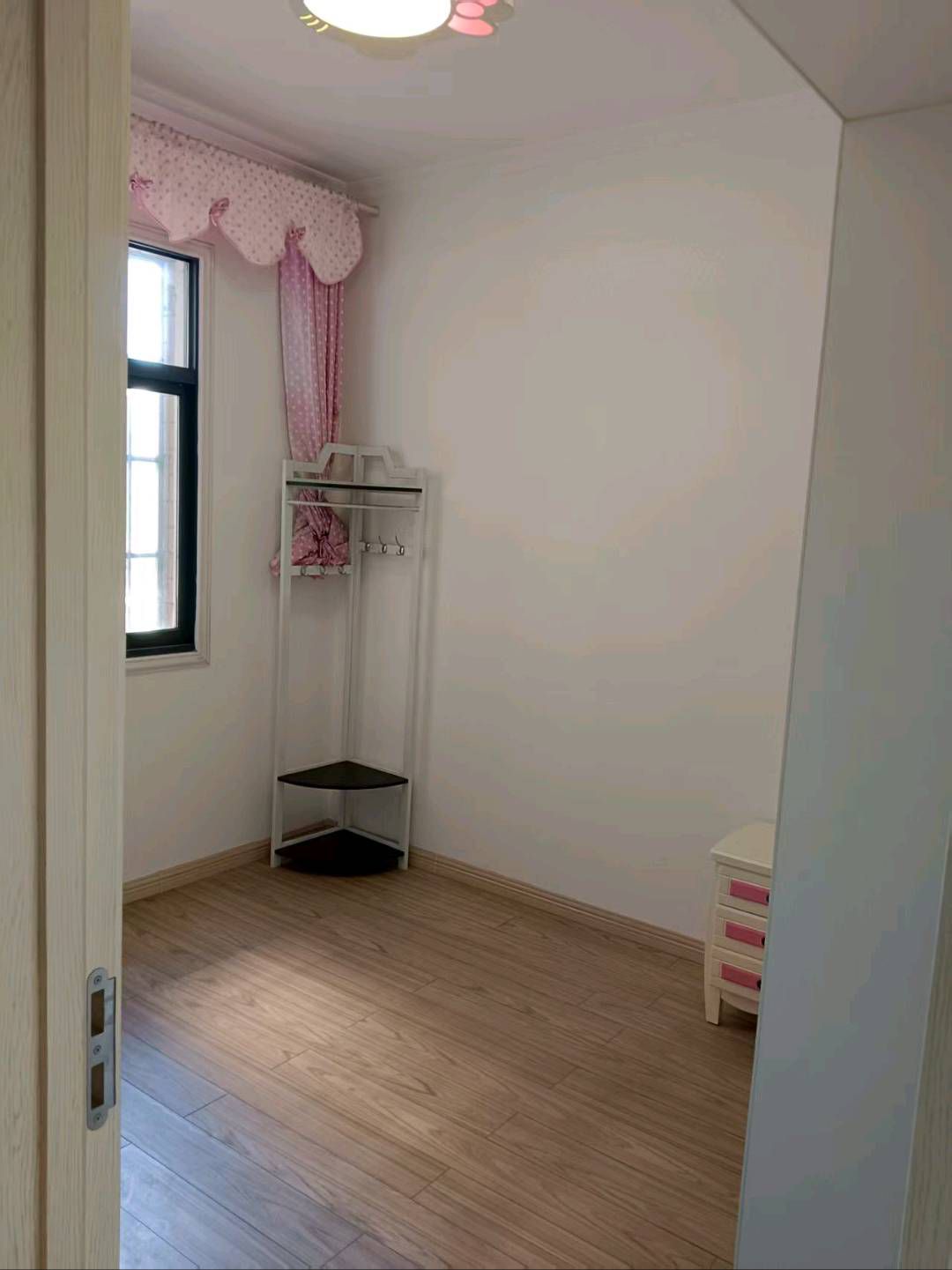 博园澜郡·精装修三居室·出租1700/月