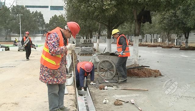 赤壁人民廣場東區(qū)翻新改造 “嵌入式”體育公園即將投運(yùn)