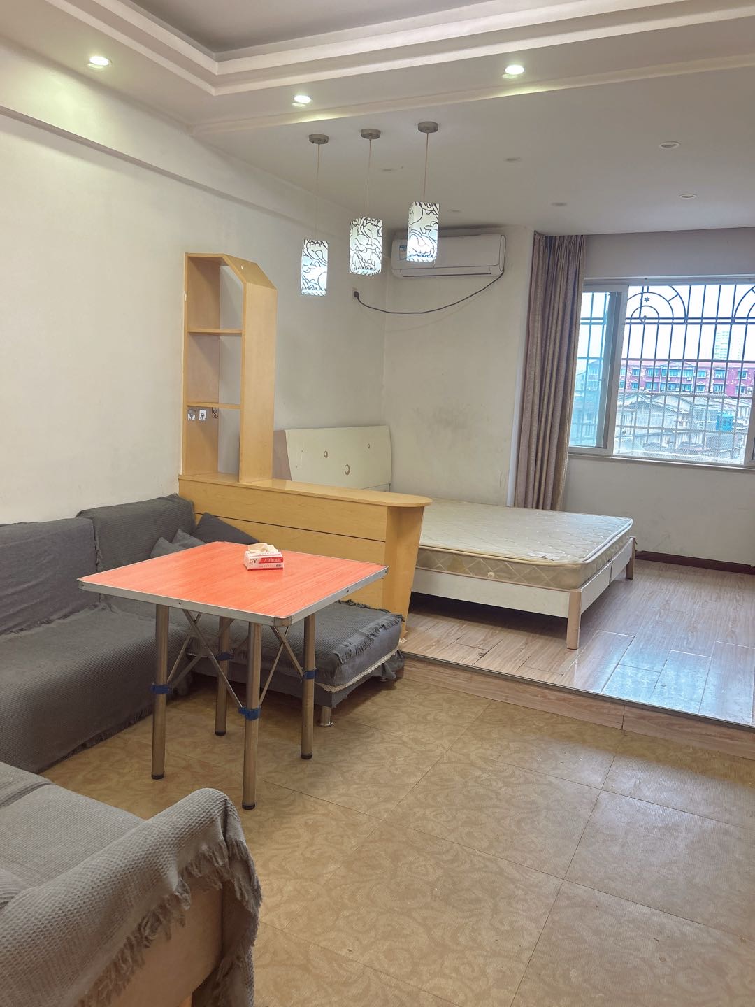 金三角公寓·一室一厅·41平方·拎包入住售：16.5万