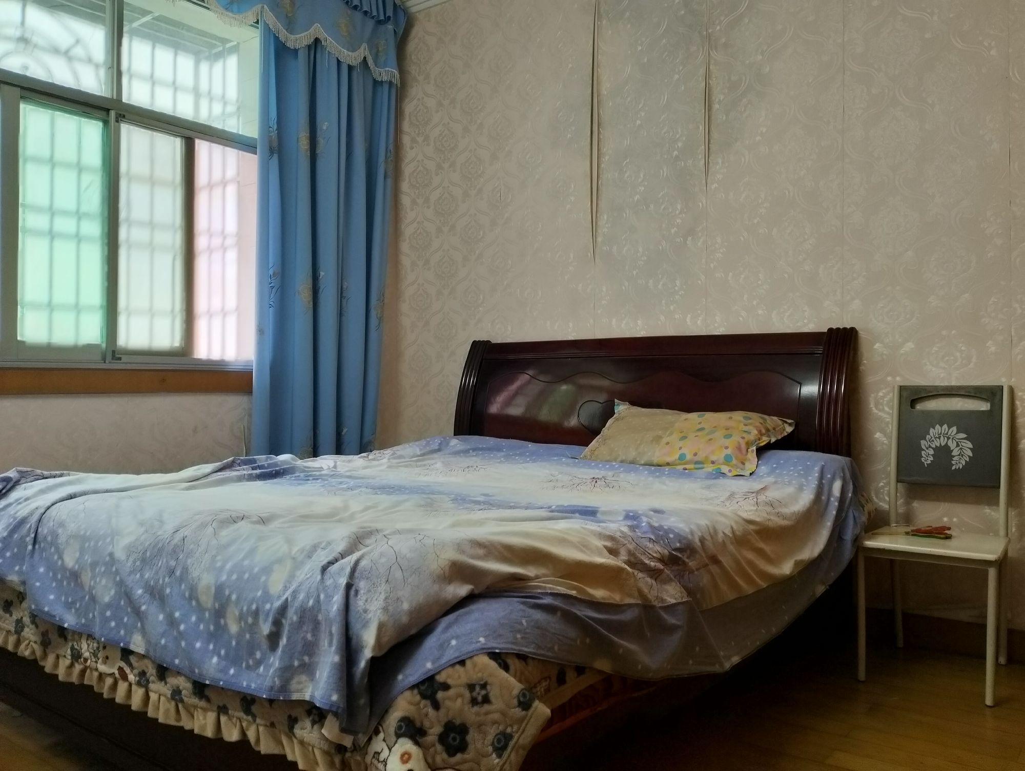 天骄旁·汇源小区·两室两厅·步梯4楼·拎包入住/600一个月有钥匙看房