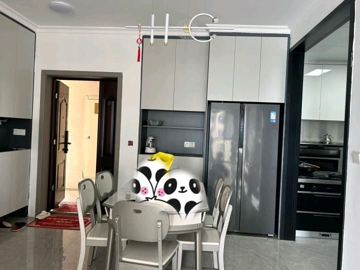 赤壁外滩·河景房·精装修·三室两厅·出租1800/月
