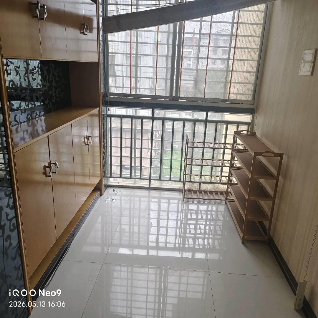 新街口永邦欧洲城三室两厅两卫，南北通透户型，5楼，业主诚意出售，看房电话18307150819