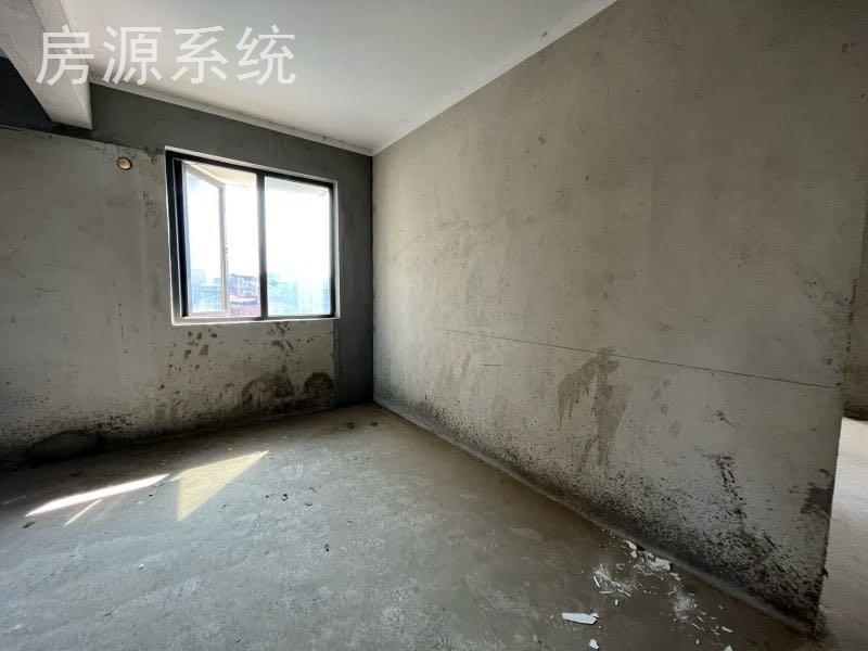 憬泓佳苑电梯房，三室两厅两卫，133.7平，38万，看房电话18307150819