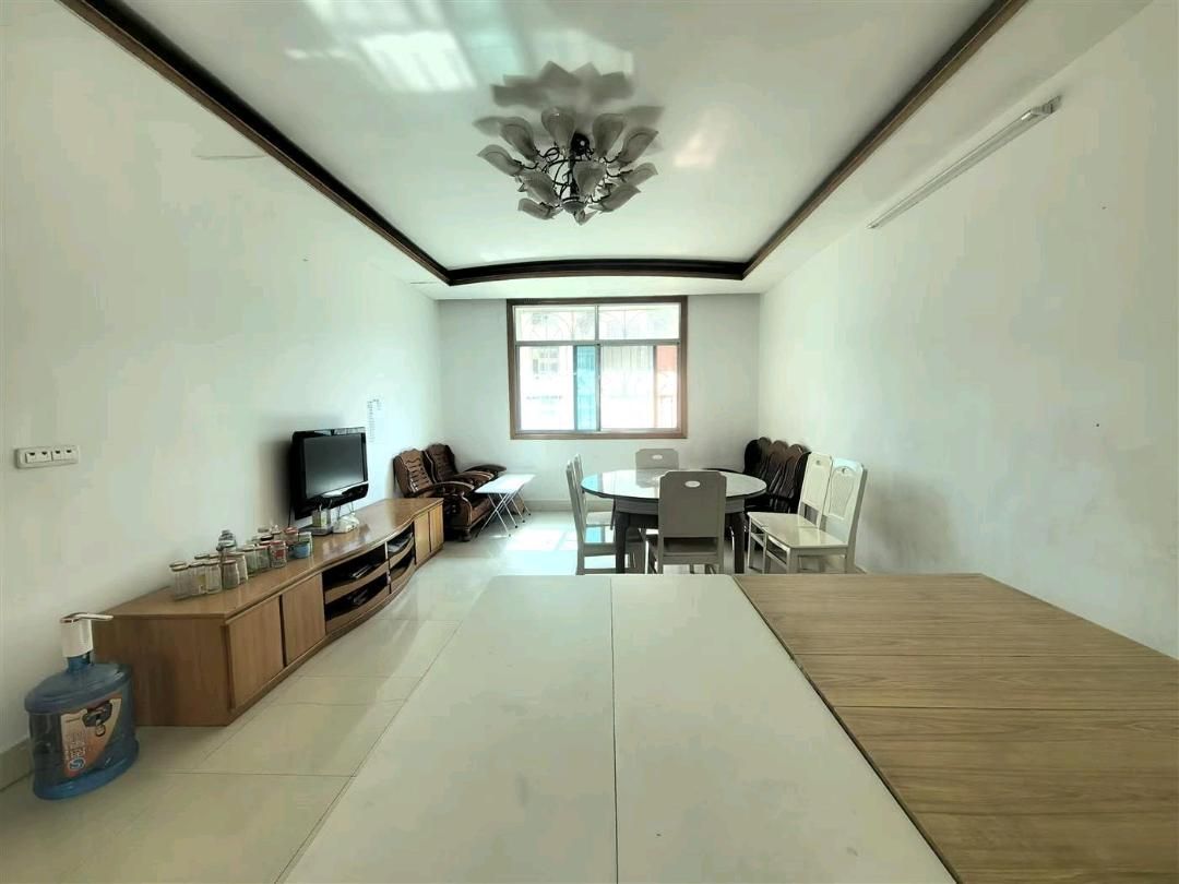 城北花园·130平方·三房两厅两卫·步梯三楼·37万