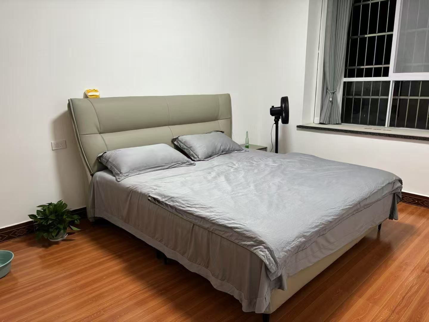 东洲小区·全新装修·130平方·拎包入住售：35万单价2600一平