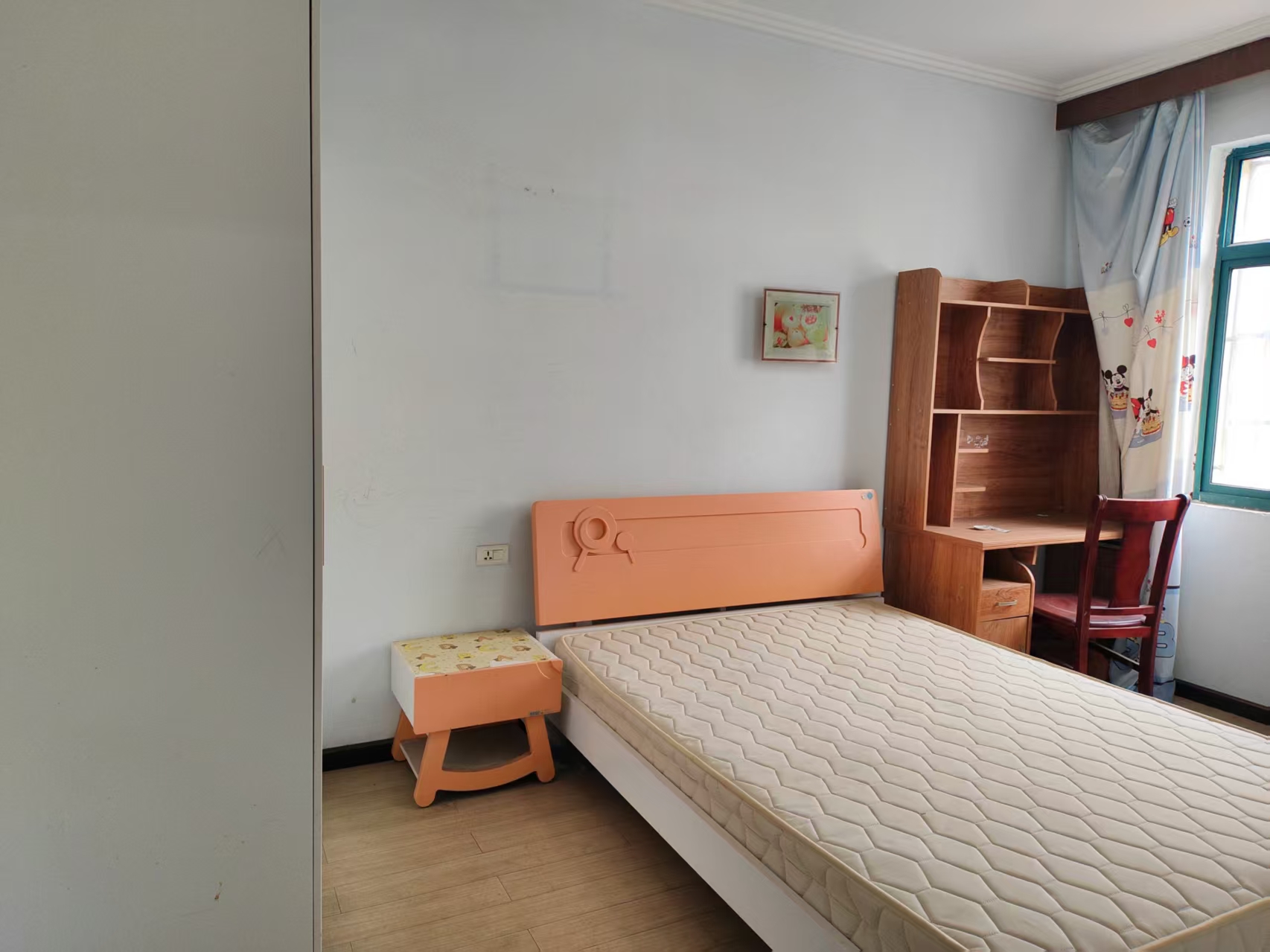 二中斜对面金江锦绣园楼梯房，金三银四好楼层，可以过户，业主急售，看房电话18307150819