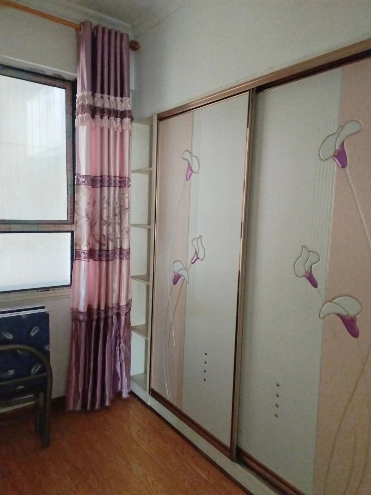 世纪大厦·电梯中层·精装三室两厅·拎包入住1300/月