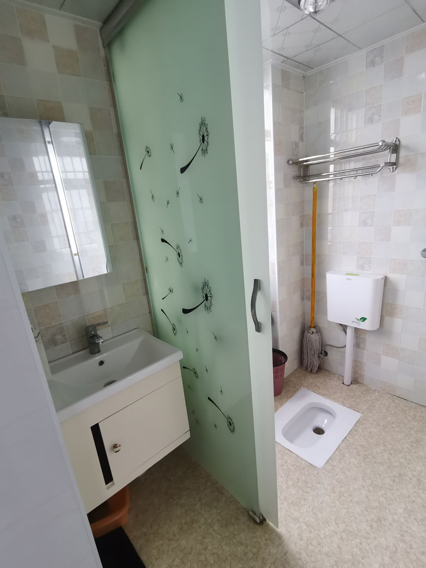 金色水岸·精装修公寓·可以拎包入住950/月