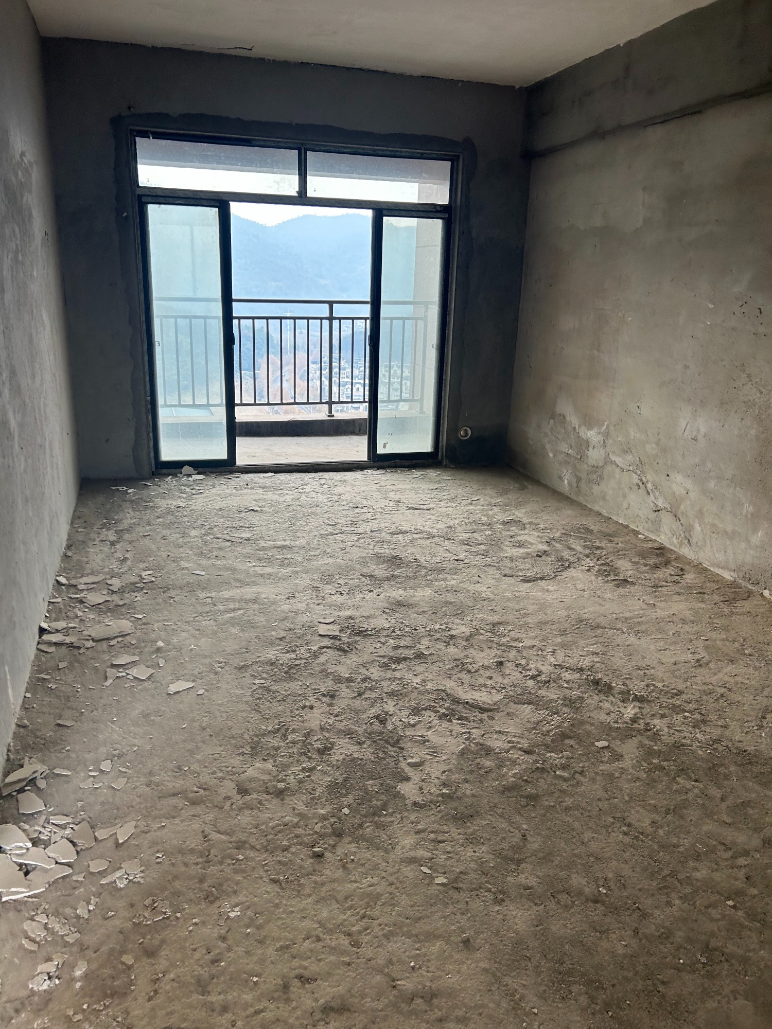 赤壁印象·三房兩廳兩衛(wèi)·南北通透戶型·帶車位一個·報價47萬