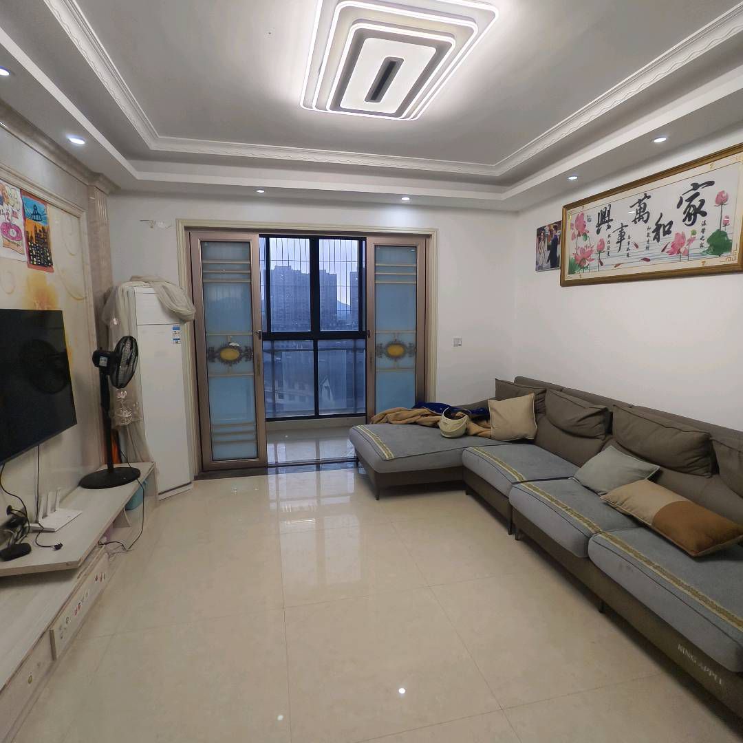 丰业盛世·精装修电梯房·温馨干净整洁三居室·出租1600/月