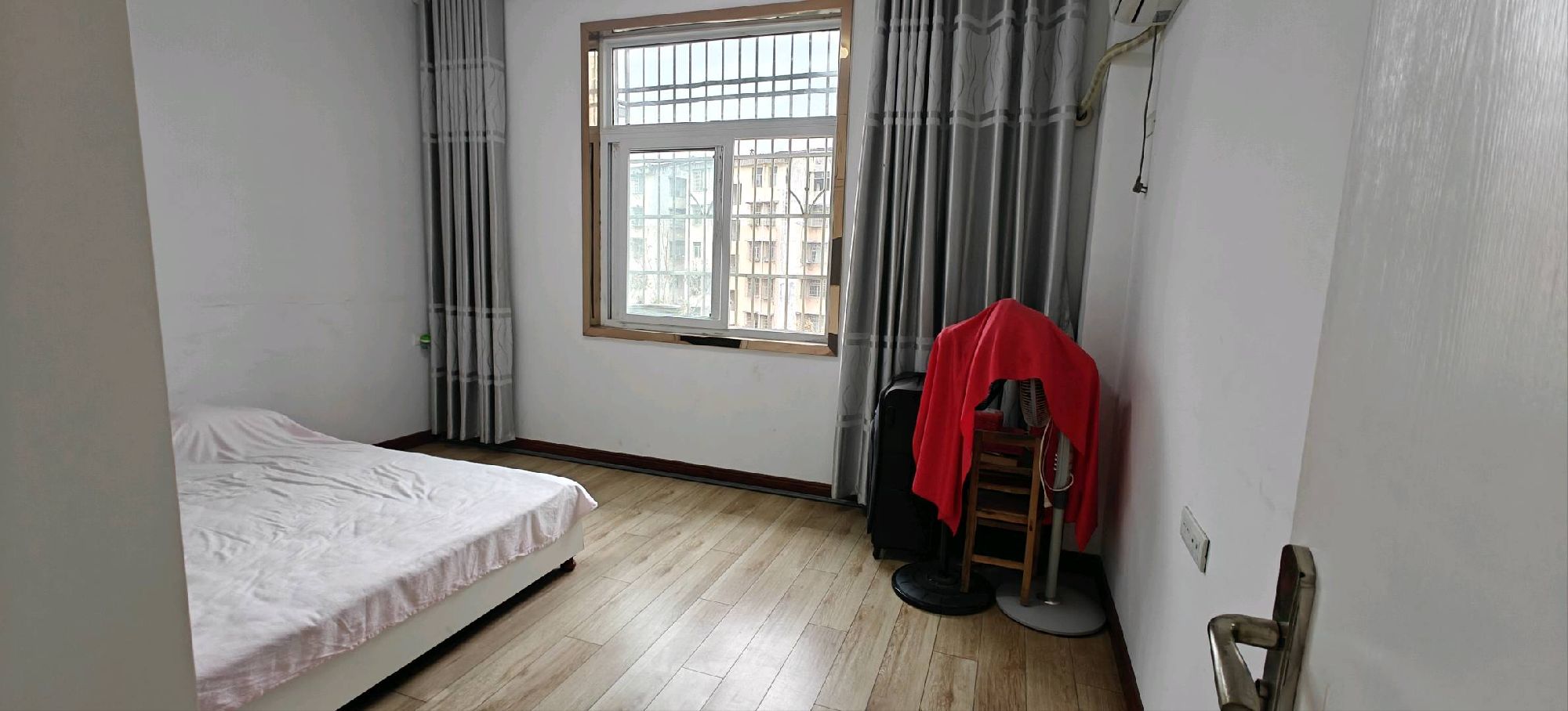 新街口·东亭花园·两室两厅·电梯房·拎包入住报价35个