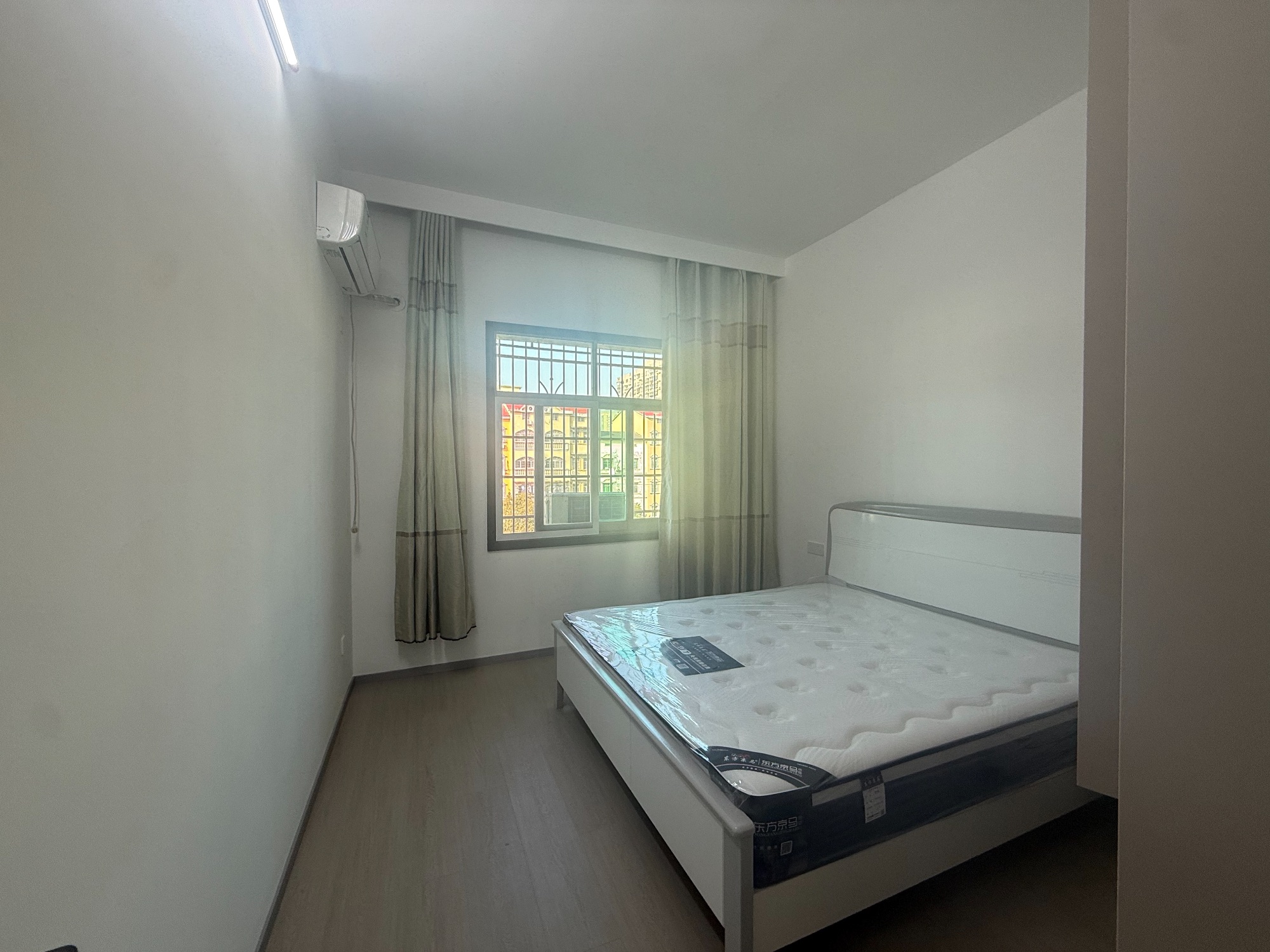 火车站小区·步梯四楼·两室两厅·好房出租1000/月