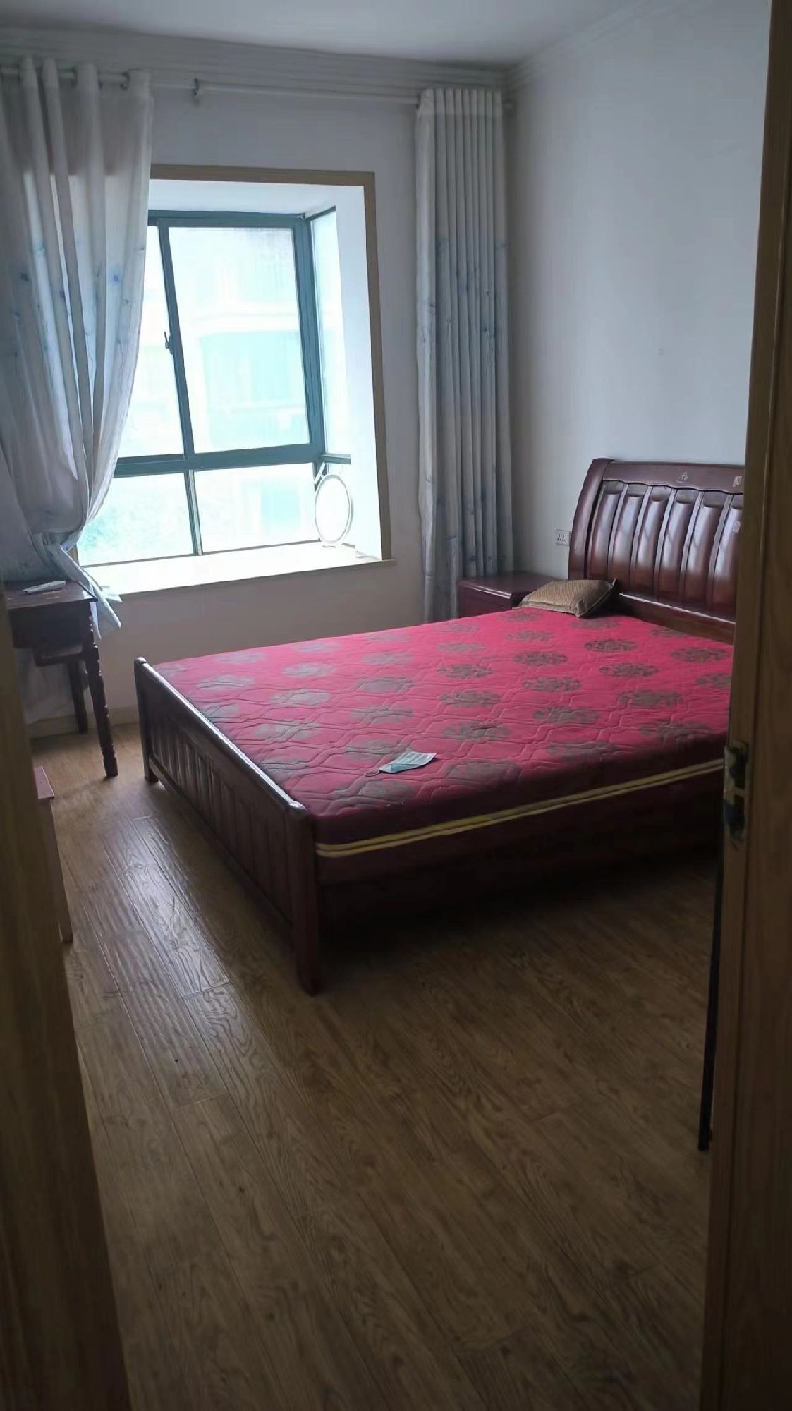 永邦歐洲城·三室兩廳·外灘旁·1400/月