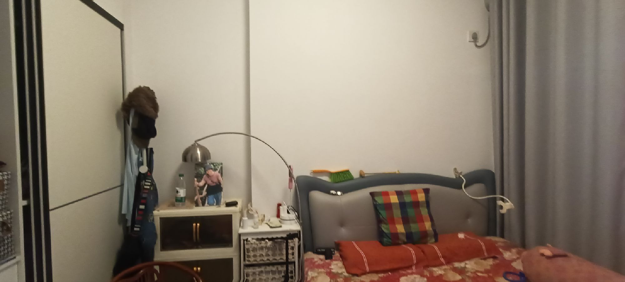 近水楼台带露台三室两厅精装修诚意出售