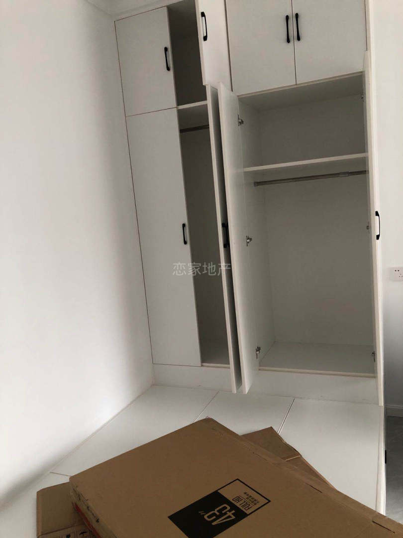 长城花园一室一厅精装修拎包入住1200/月