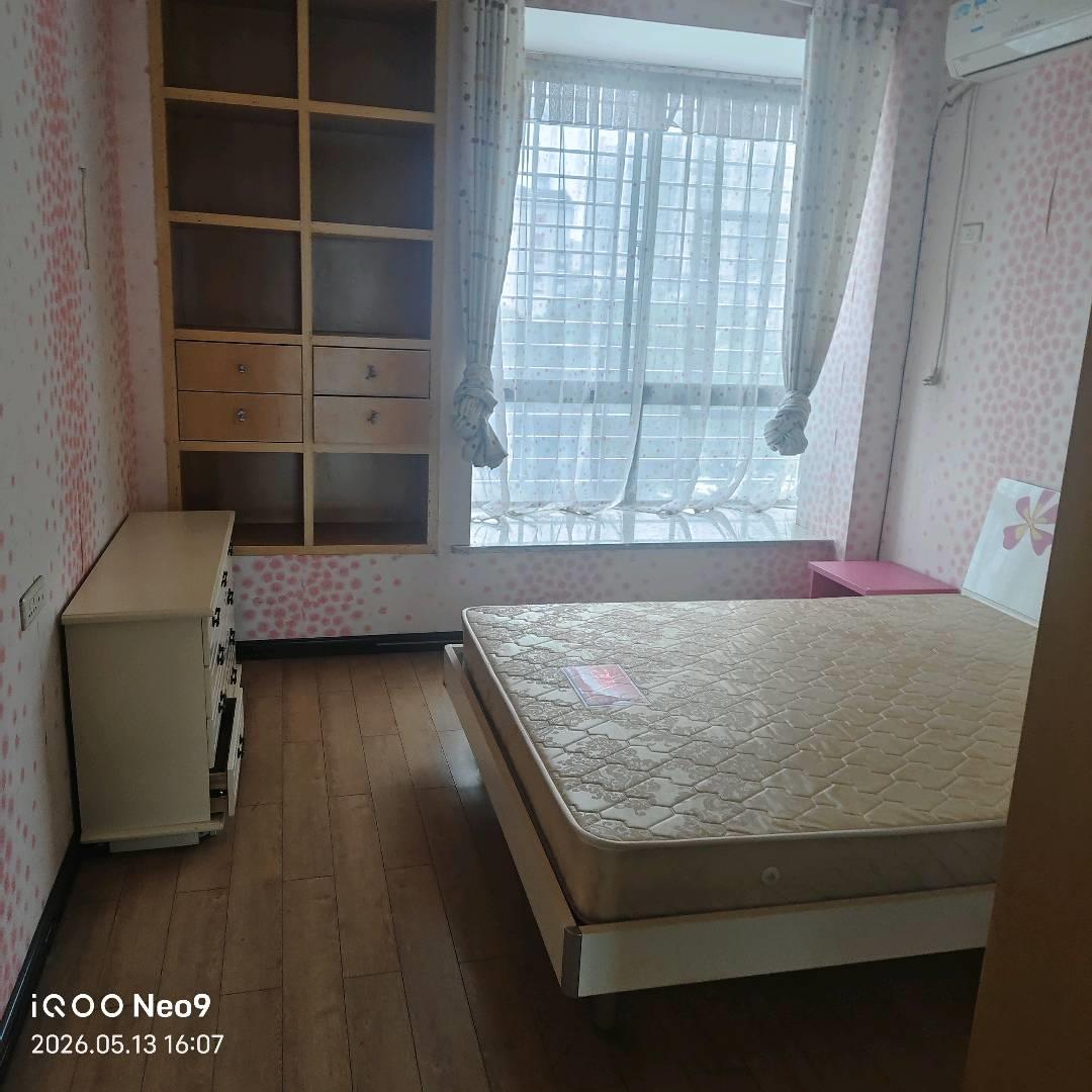 新街口永邦欧洲城三室两厅两卫，南北通透户型，5楼，业主诚意出售，看房电话18307150819