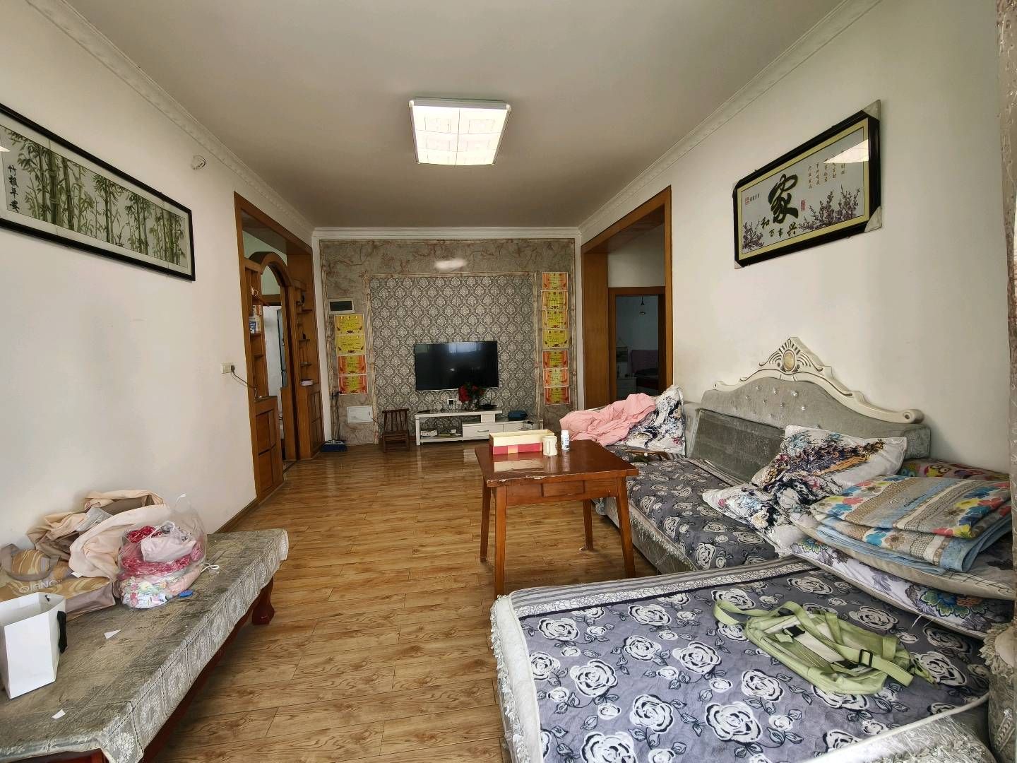 沙子岭菜场旁边·步梯二楼·三室两厅房屋出租1000/月