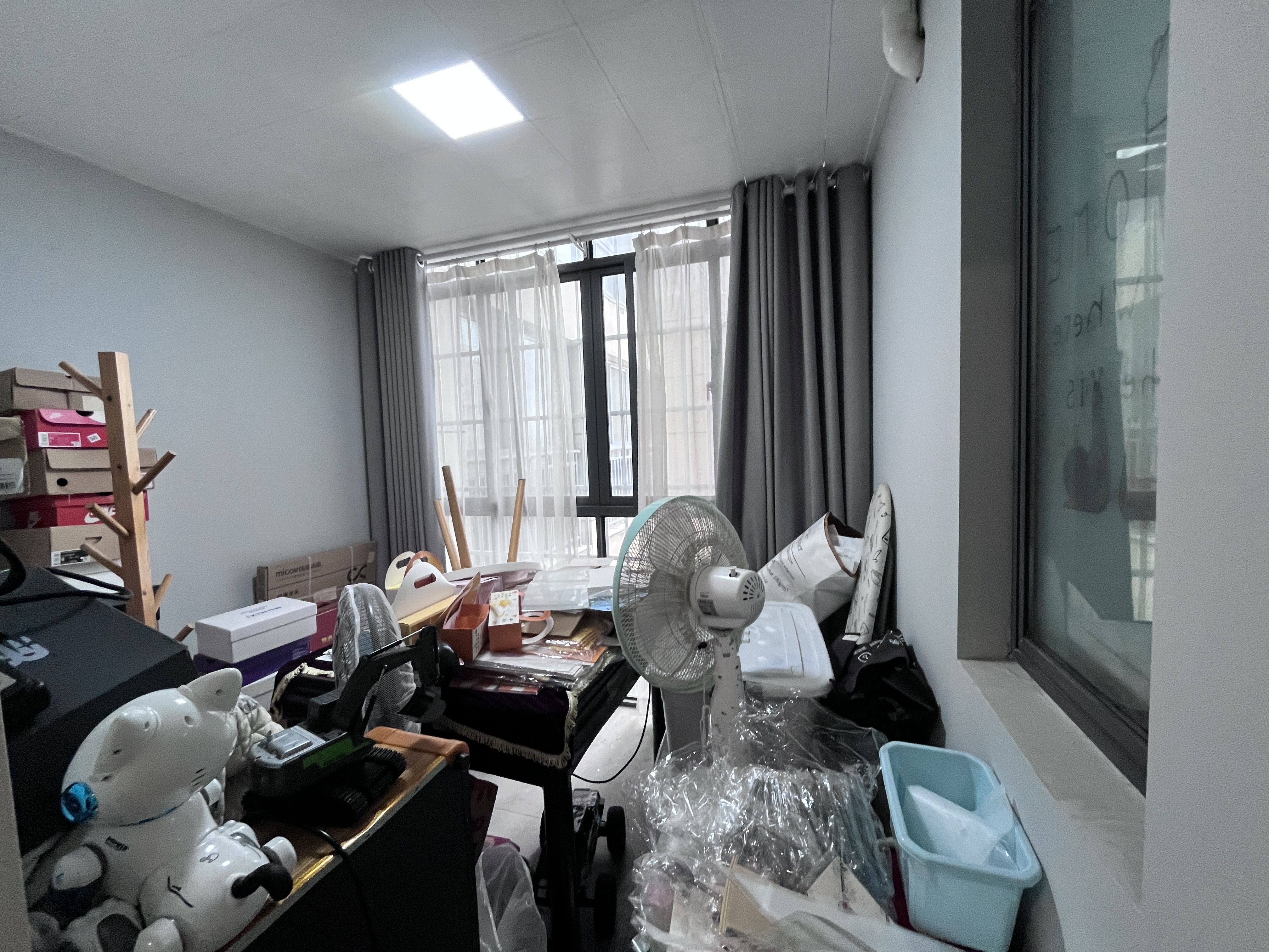同城上都精装修三加一户型，中高楼层，业主外地置业，诚意出售，看房电话18307150819