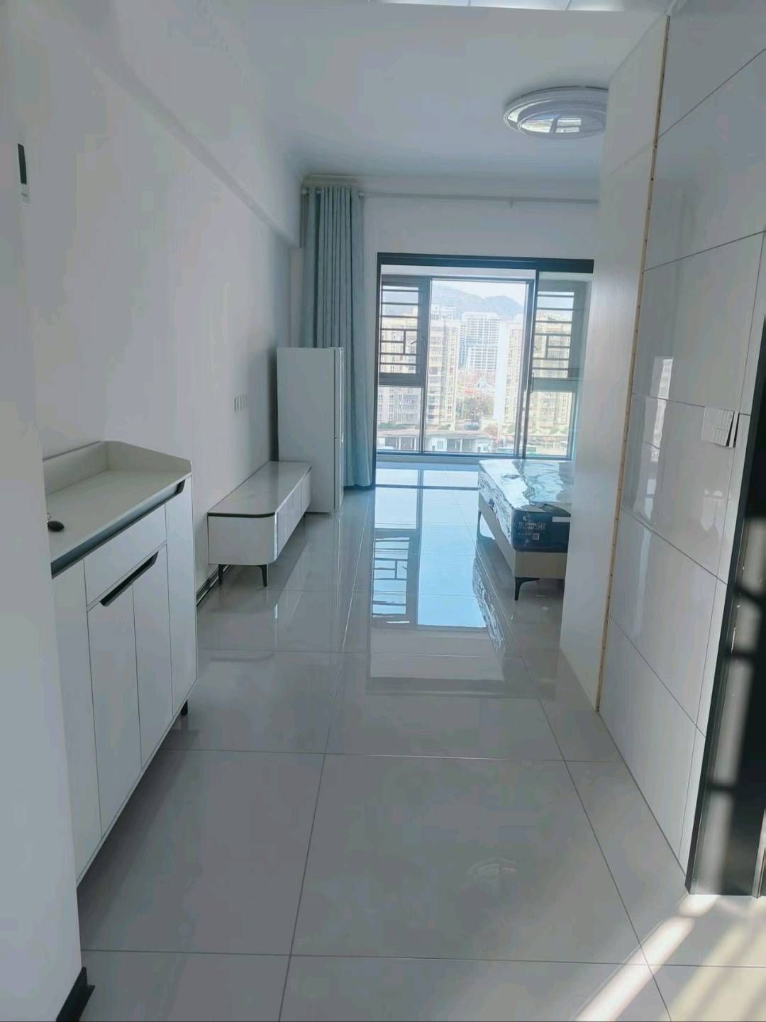 维多利亚·1室1厅·精装修，拎包入住·价格1000元