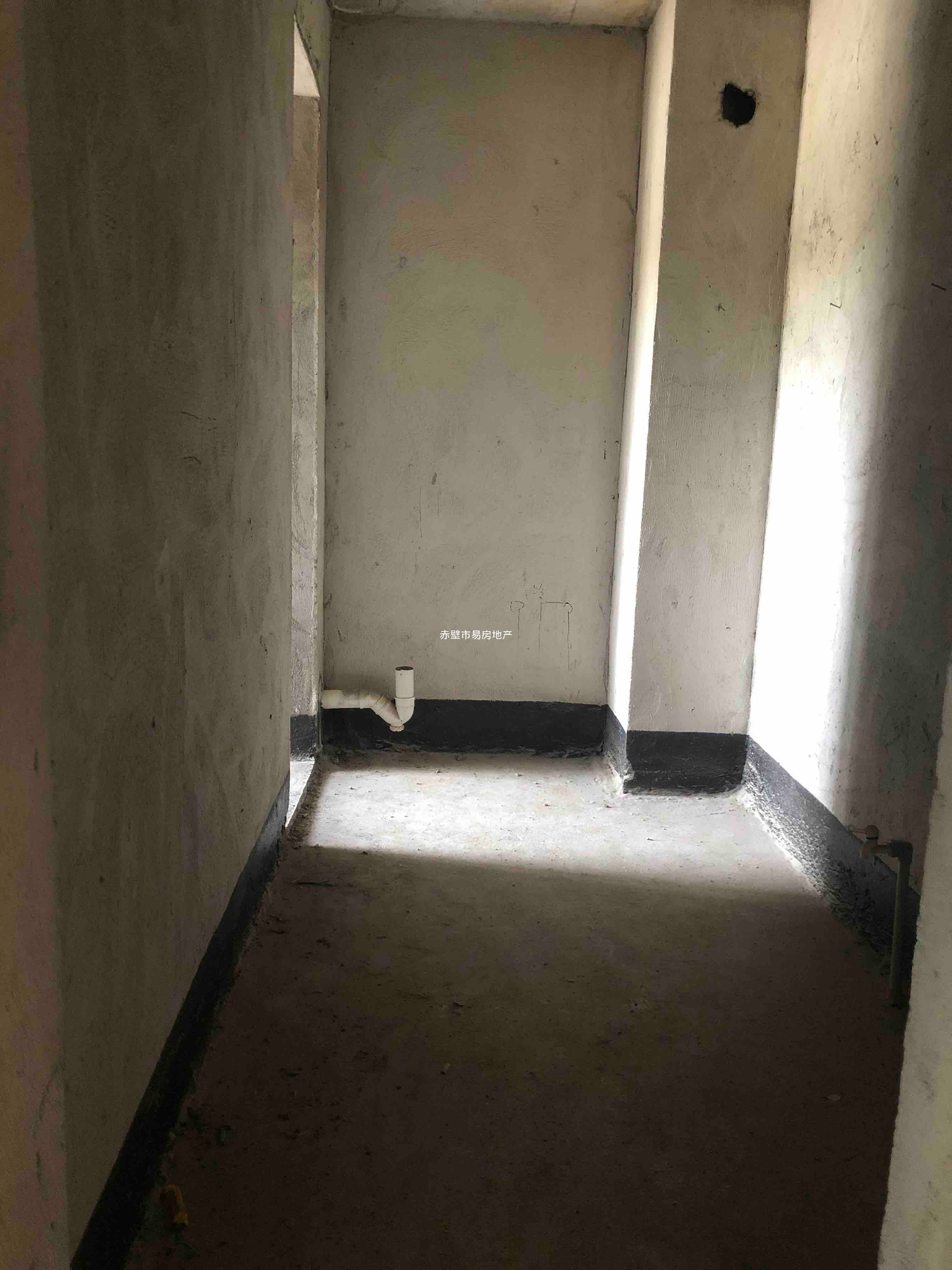 新区·山水丽苑·三室两厅·电梯好楼层·报价32万