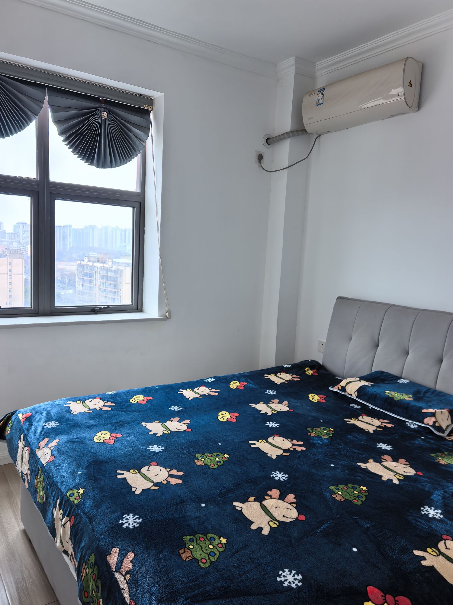 公园澜岸小镇·精装修·三室两厅·诚意出租1800/月