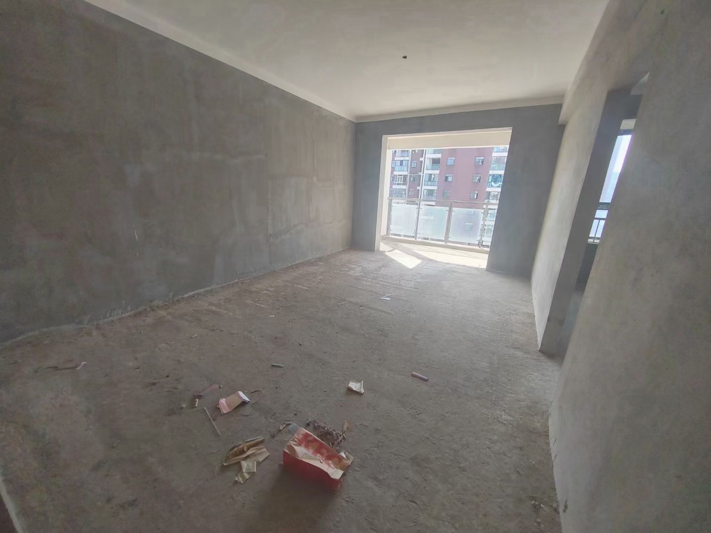 新区·山水丽苑·三室两厅·电梯好楼层·报价32万