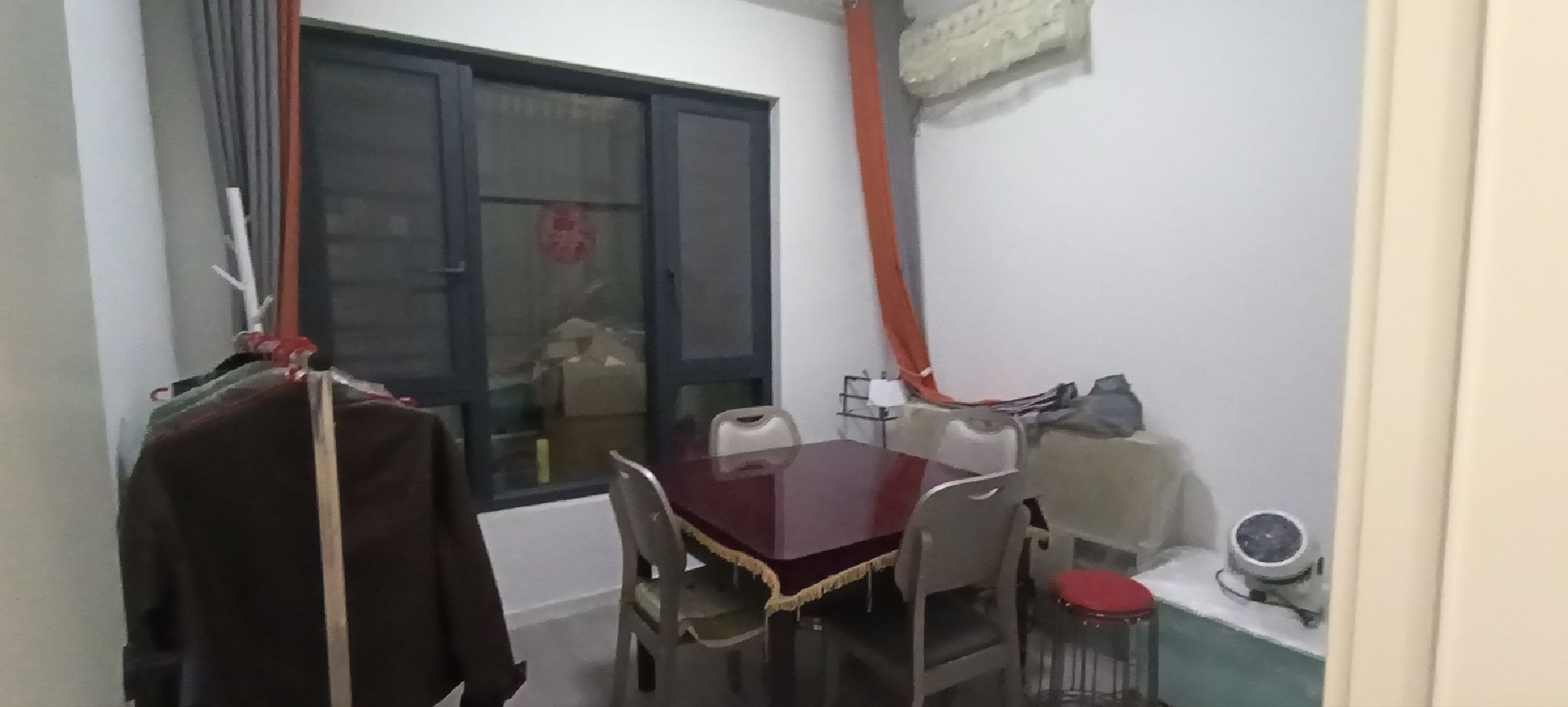 近水楼台·三室两厅·112平方·全新装修新房·拎包入住·证件齐全售：51万