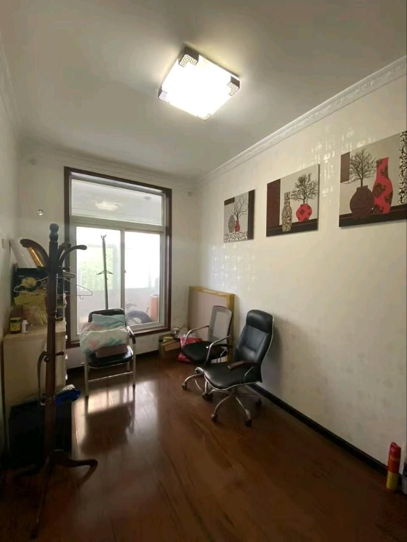 775小区·外语学府附近·二楼房屋出租1200/月
