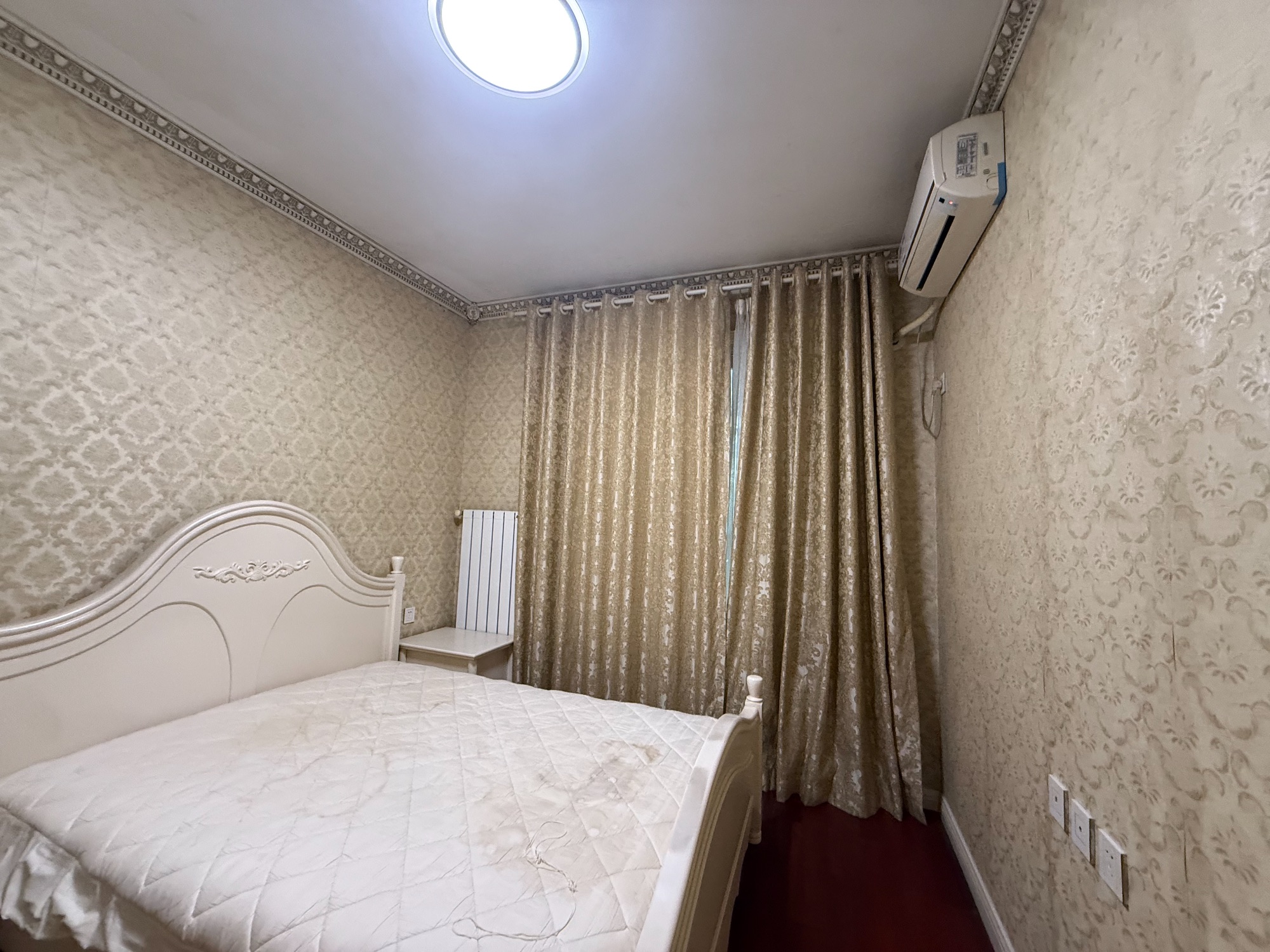 郡都小区·老总自家闲置房·寻找有缘人出租·2000/月