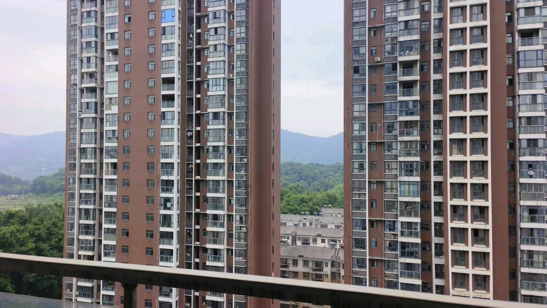 山水丽苑·123平好楼层·三室两厅·现买现装修35.8万