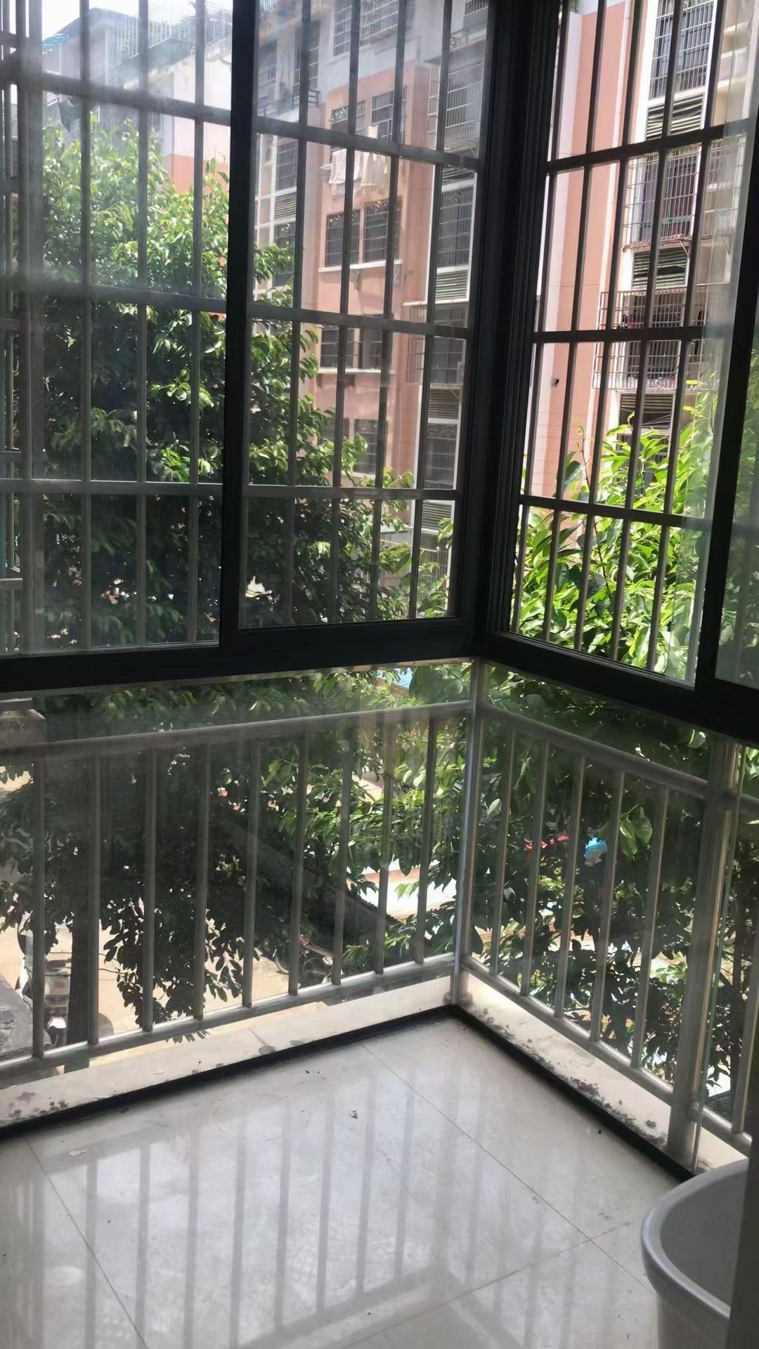 怡景花園·步梯房三樓·3室2廳·精裝修·拎包入住1500/月