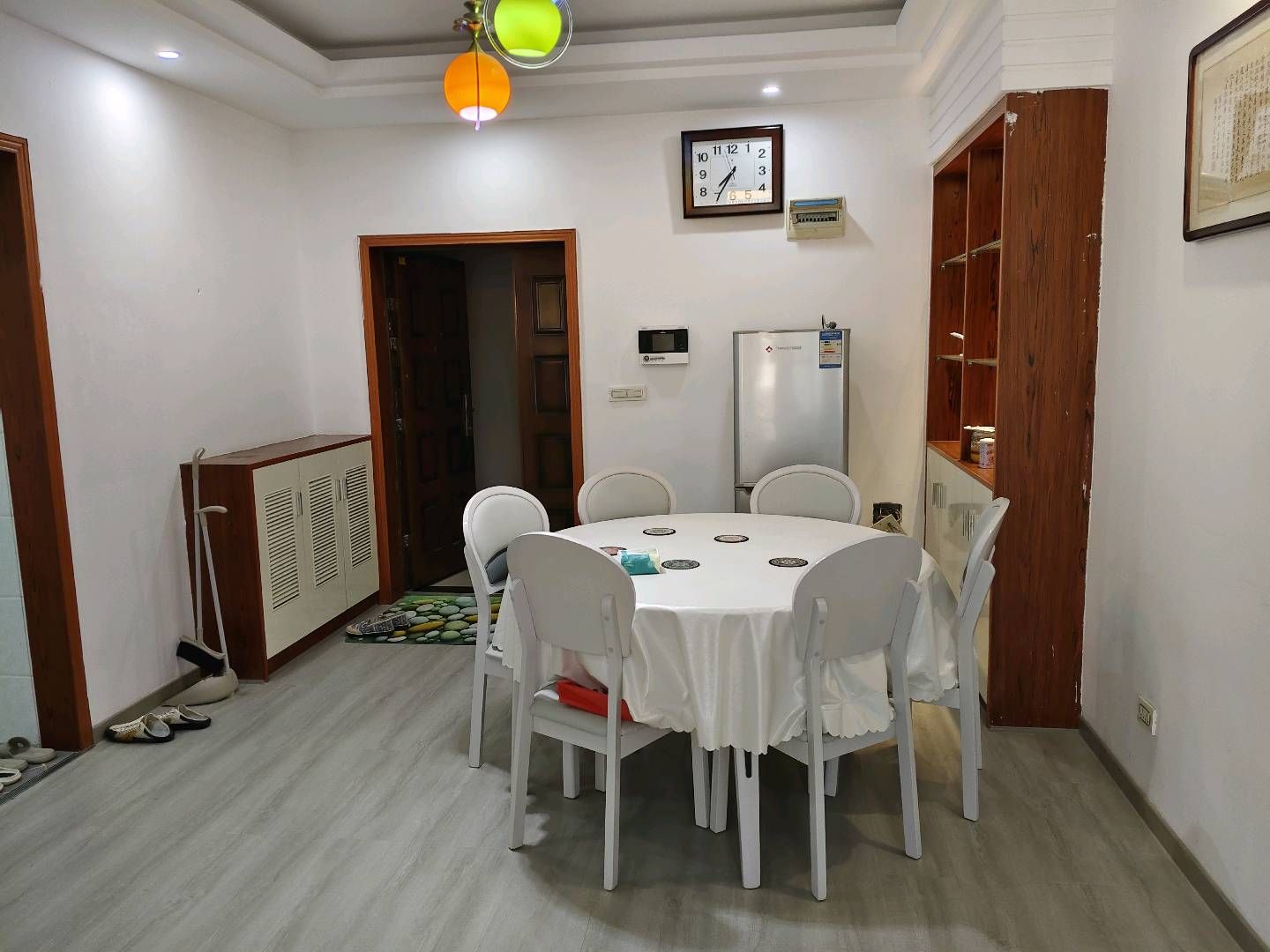 天骄华庭·繁花地段·书包房·两室两厅118平方·拎包入住报价30W＋