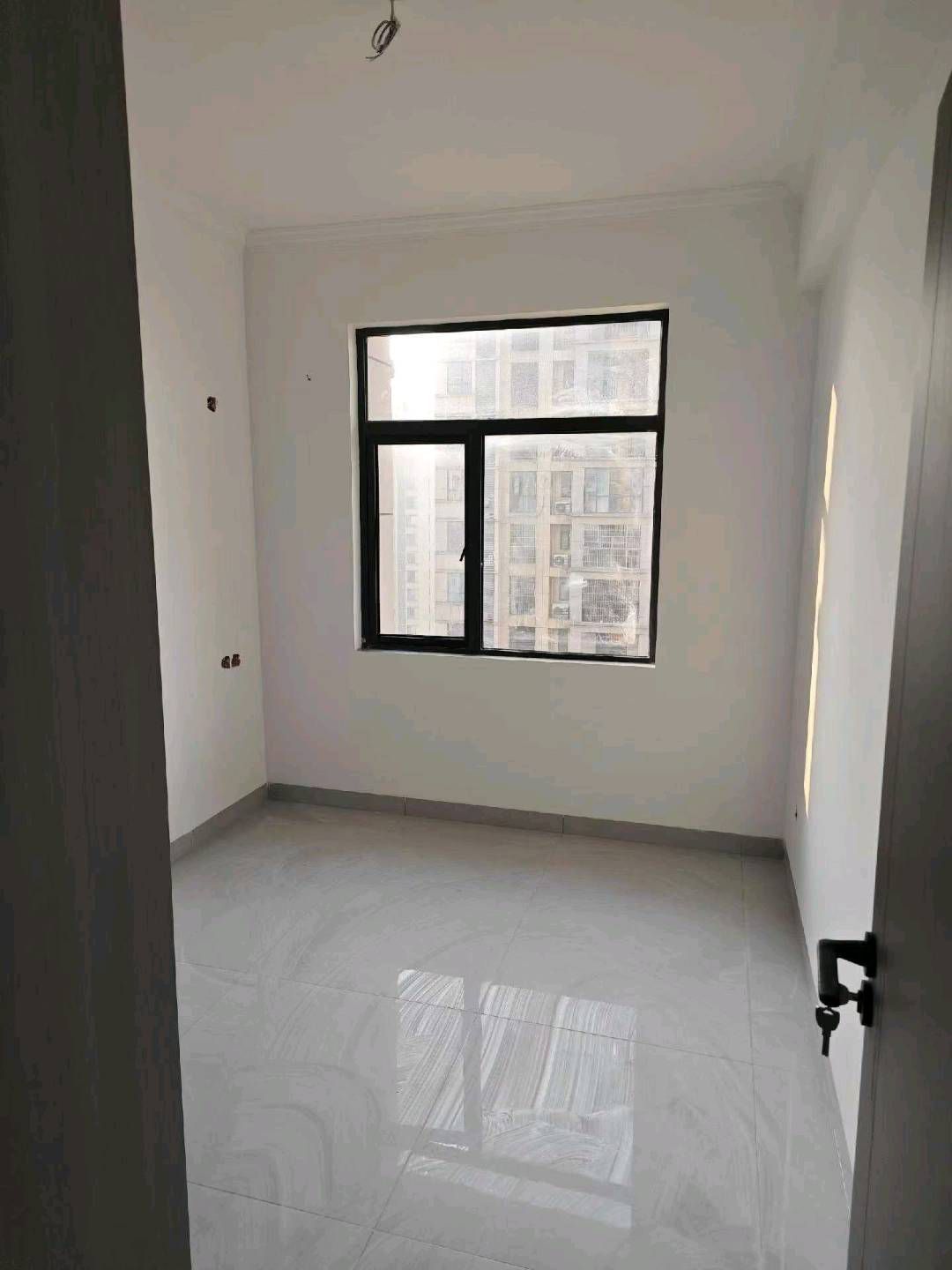 书包房·高铁片区·104平方·三房两厅两卫·全新装修·报价55万