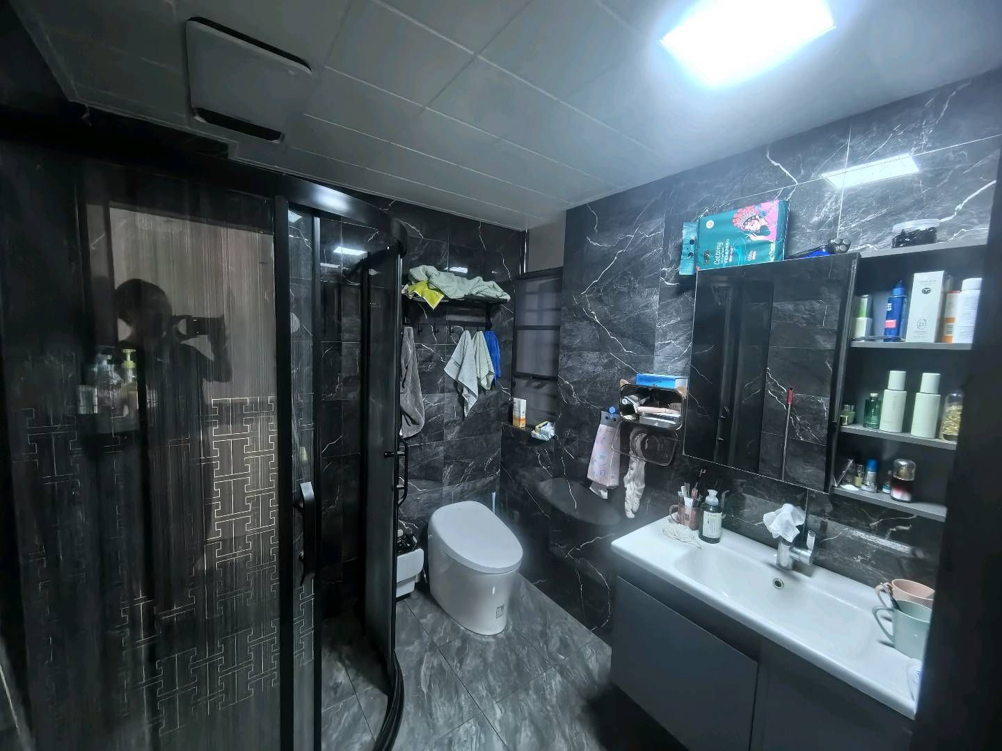 鵬成翰林府·一樓三室兩廳·精裝修帶院子出租2200/月