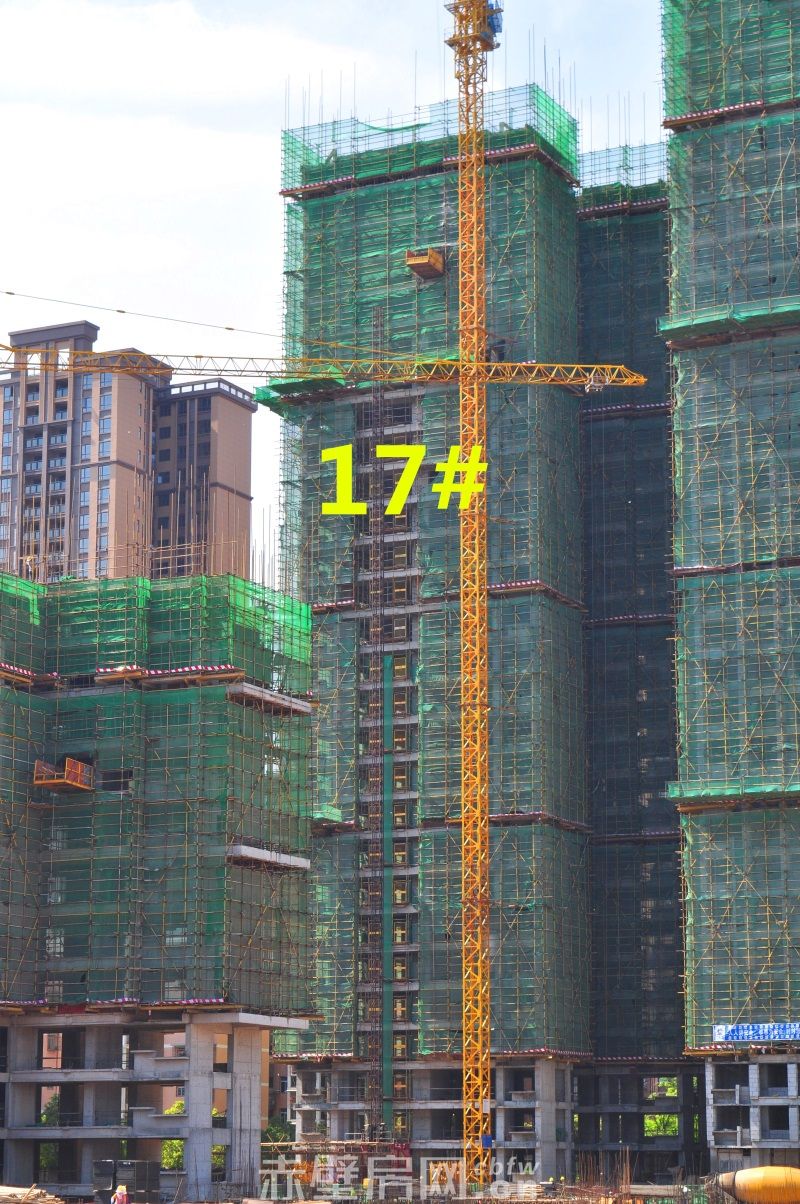17#楼共33层，现已建至第28层。5月10日