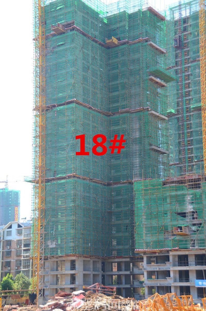  18#楼共33层，现已建至第24层，现火爆加推中。8月5日