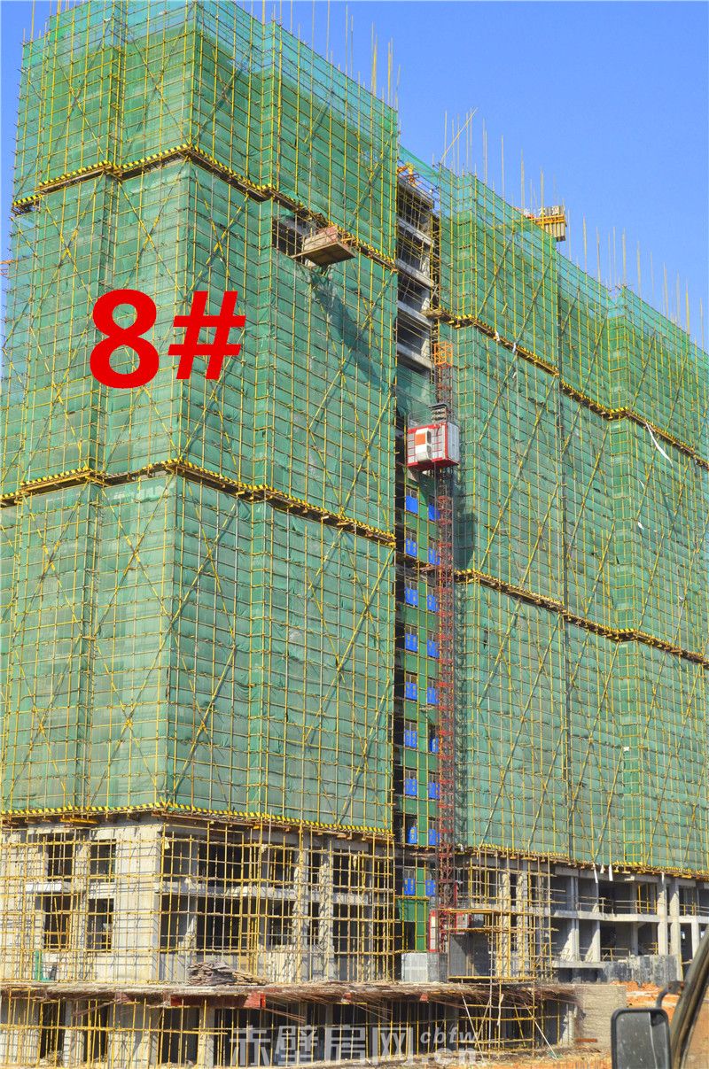  8#楼共计26层，现已建至第17层。9月24日