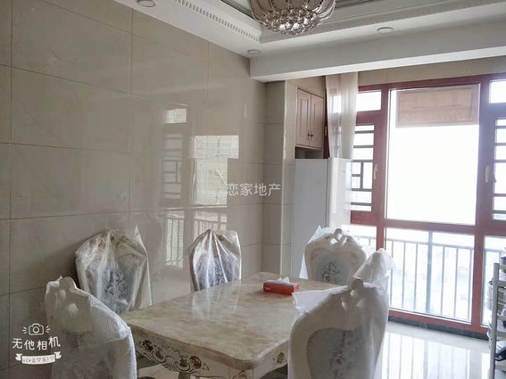 雍景新城新装修三室两厅出租小区设施完善环境优美3000/月