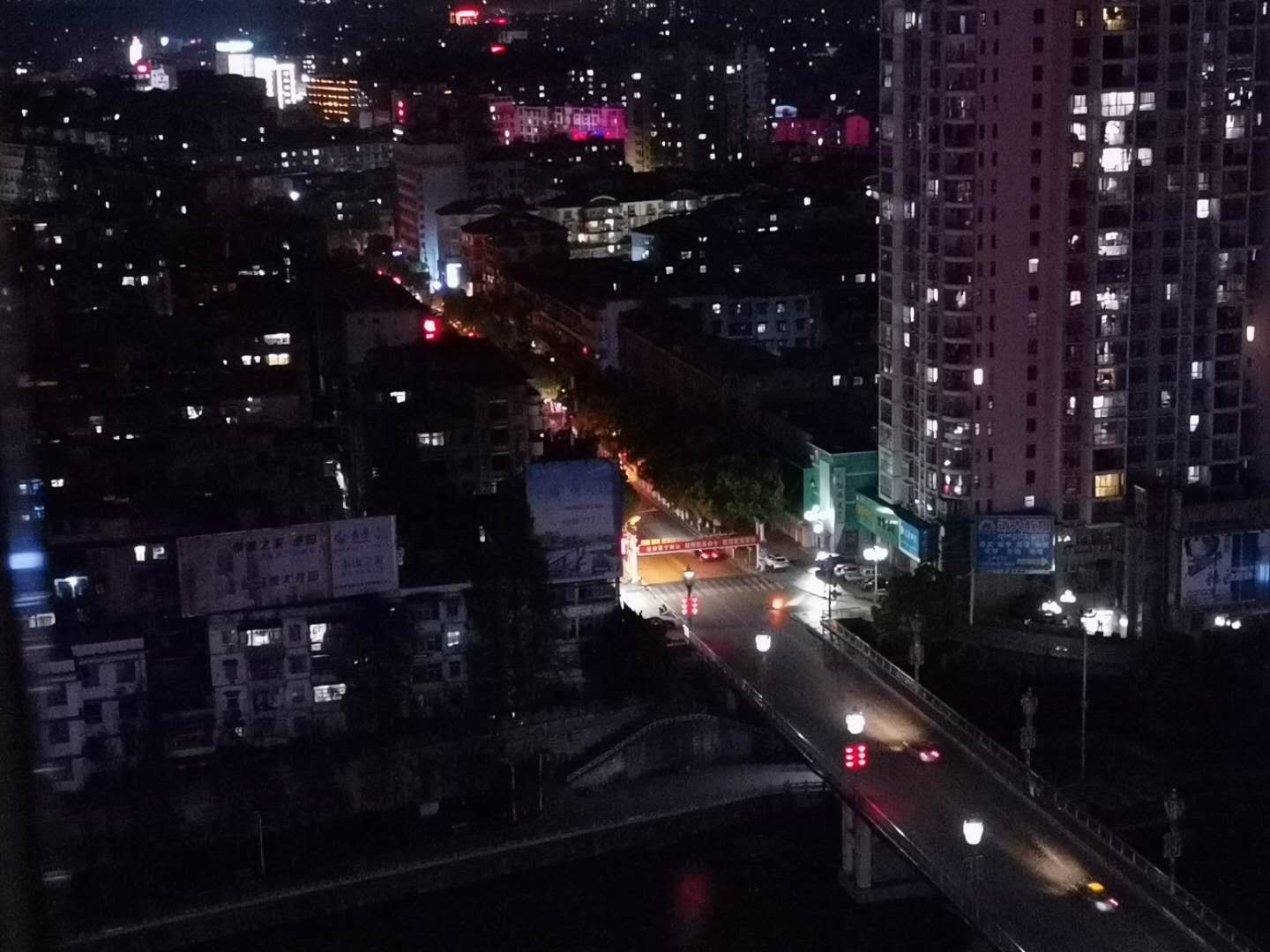 一桥金色水岸小区